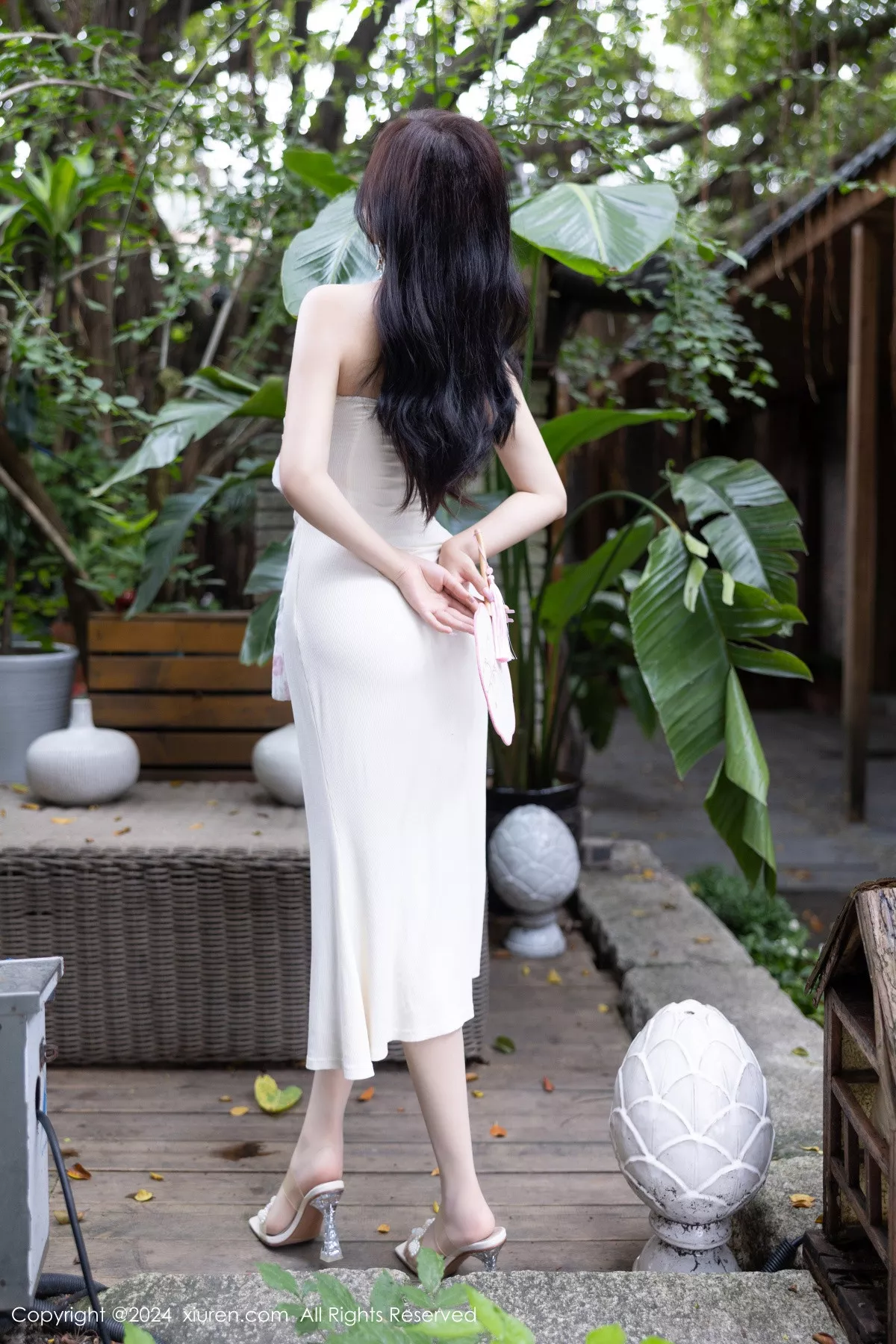 网XiuRen】 丽人 杨晨晨 【秀人XIUREN 秀完美身段 开档肉丝 Yome 浅色连衣裙 迷惑密拍重购 撩人 Vol.8926