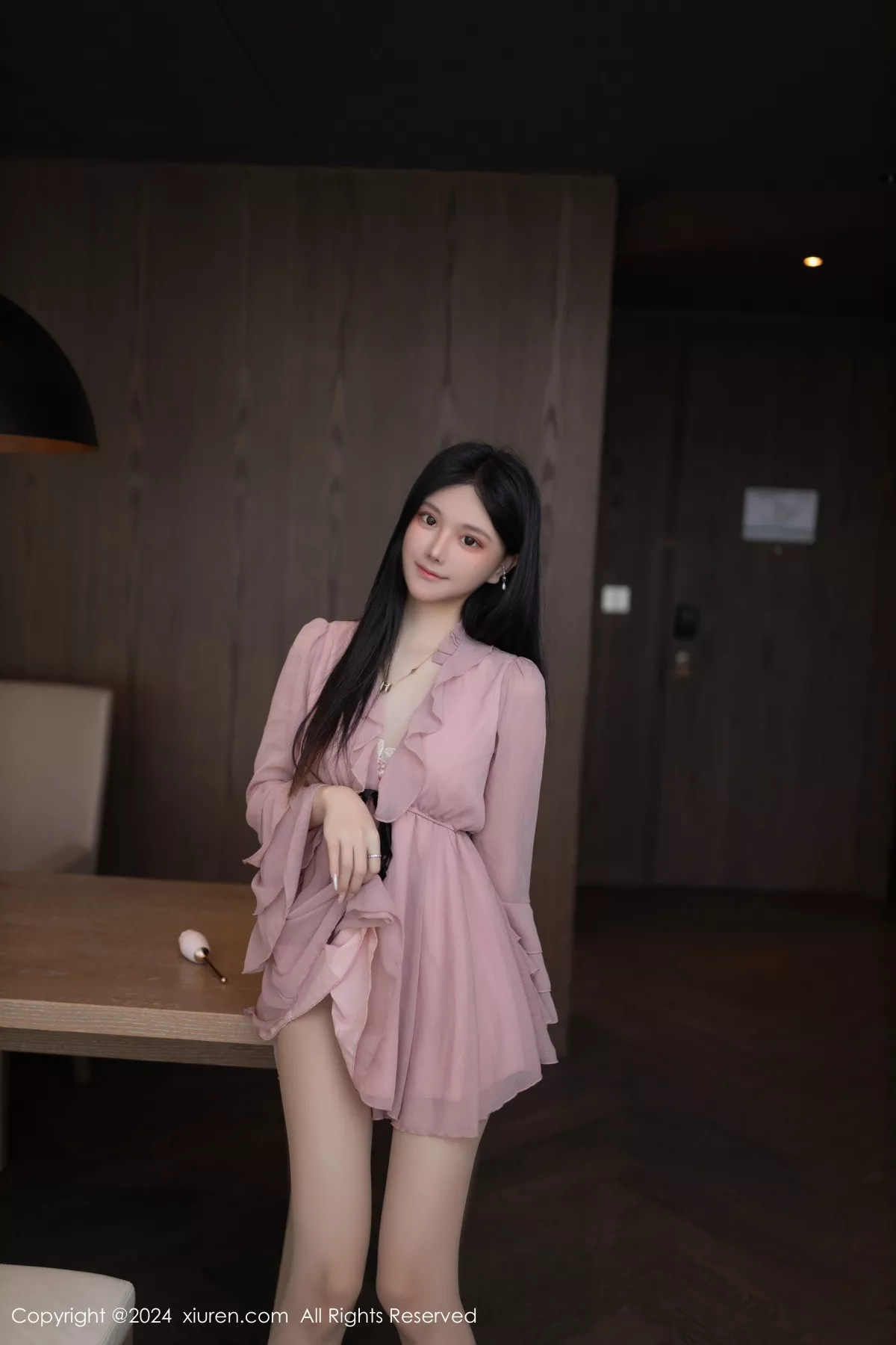 幼幼 风格 诱人写真重设 【XIUREN秀人 白色 No.8925 网XiuRen】 超薄性趣服 紫色 艳模 秀无瑕身段 连衣短裙