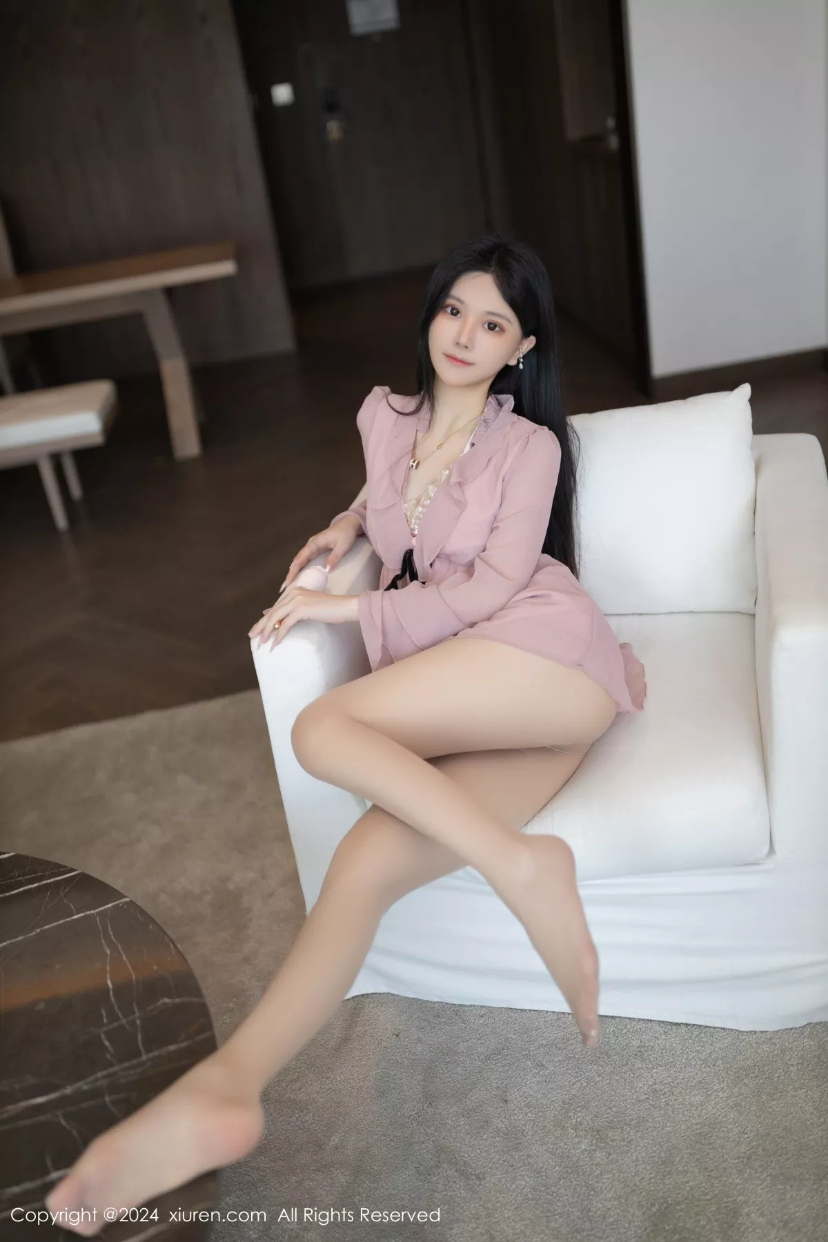 幼幼 风格 诱人写真重设 【XIUREN秀人 白色 No.8925 网XiuRen】 超薄性趣服 紫色 艳模 秀无瑕身段 连衣短裙
