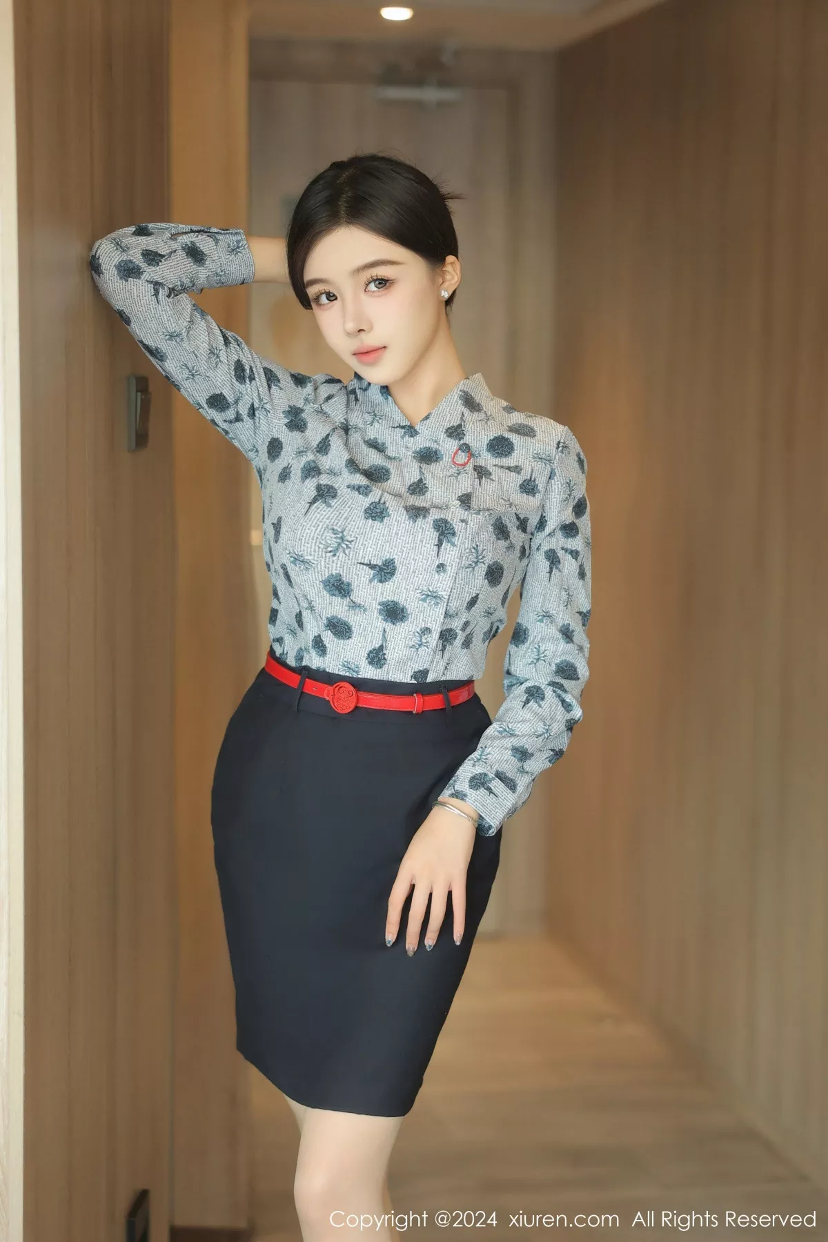 秀曼妙体态 空姐服饰 私拍摄影重购 No.8919 裸色美丝 网XiuRen】 袁圆 新人靓模 黑色内衣 【秀人