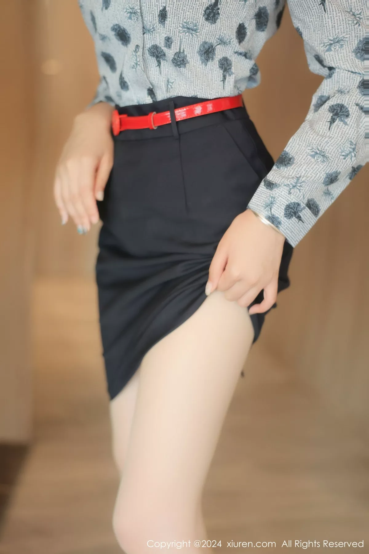 秀曼妙体态 空姐服饰 私拍摄影重购 No.8919 裸色美丝 网XiuRen】 袁圆 新人靓模 黑色内衣 【秀人
