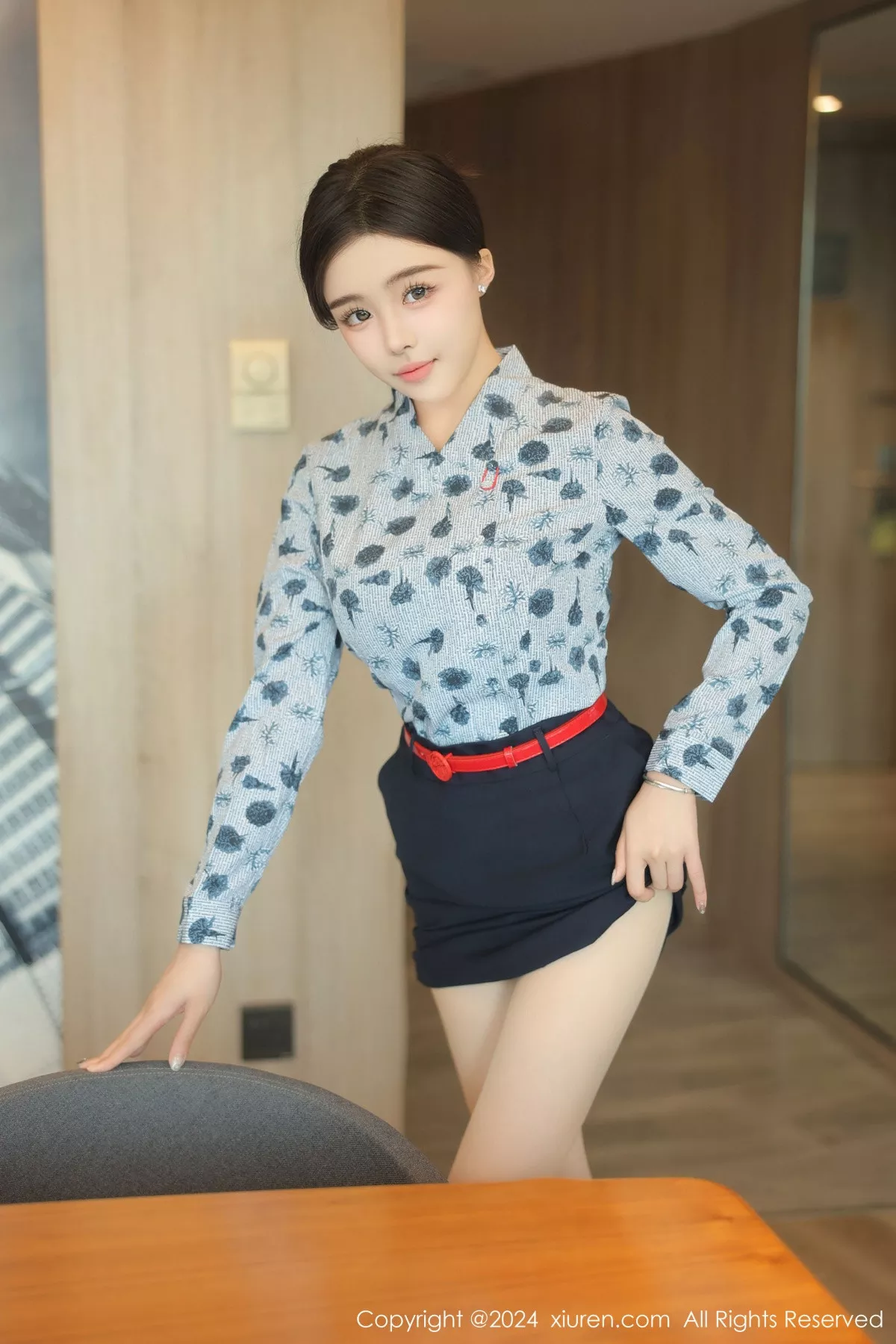 秀曼妙体态 空姐服饰 私拍摄影重购 No.8919 裸色美丝 网XiuRen】 袁圆 新人靓模 黑色内衣 【秀人