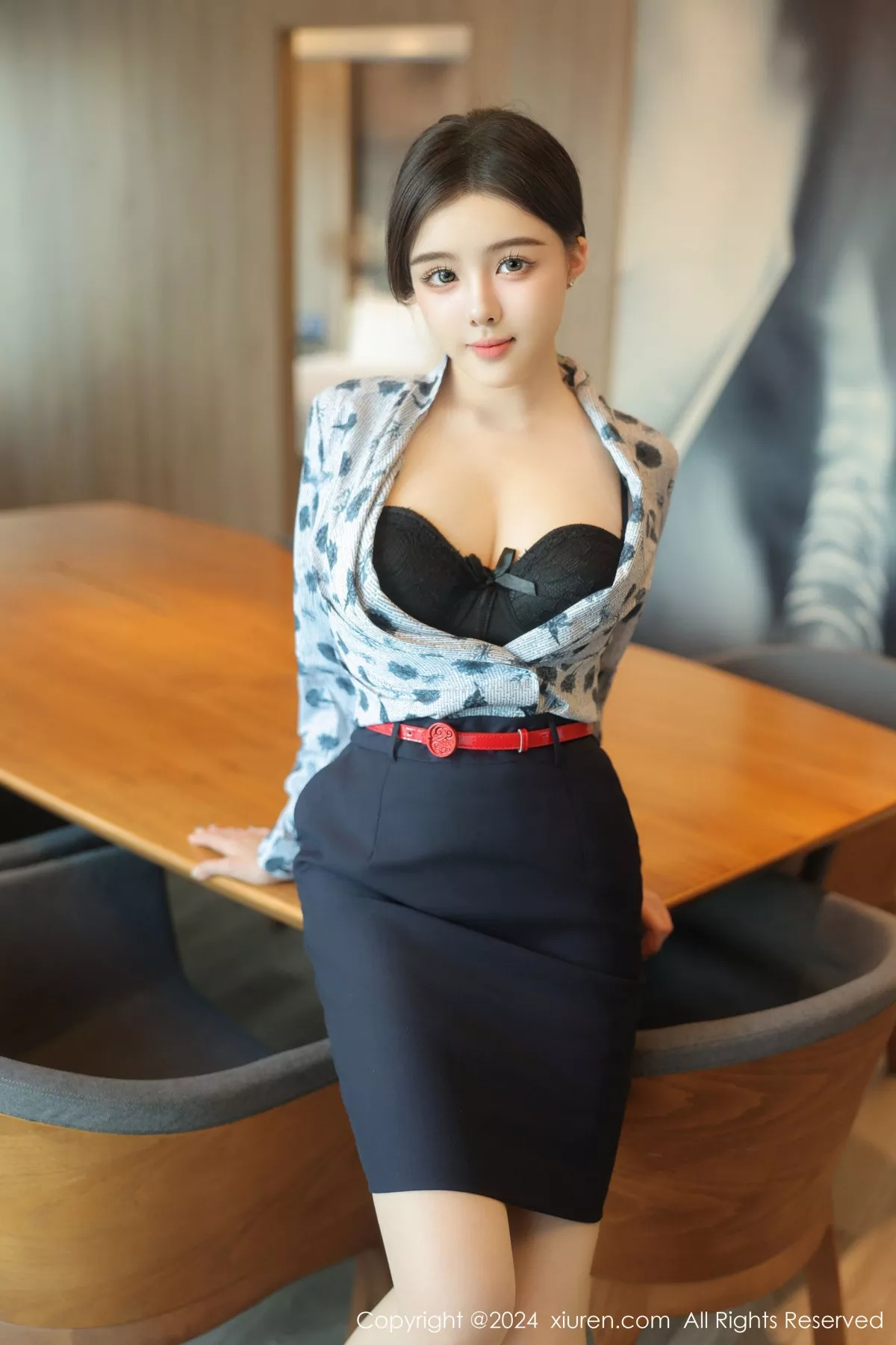 秀曼妙体态 空姐服饰 私拍摄影重购 No.8919 裸色美丝 网XiuRen】 袁圆 新人靓模 黑色内衣 【秀人