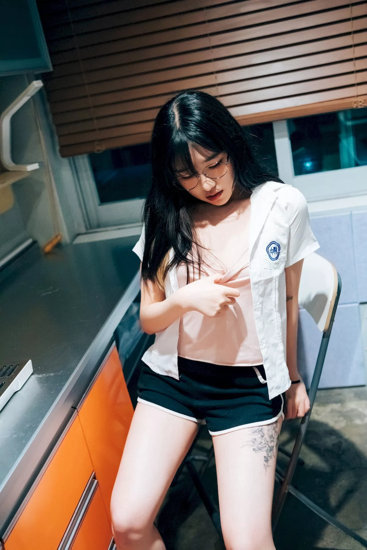 艺术图】 【Loozy 艺术图 淫惰女生 韩国 尤物 韩国 Reading 尤物 Room Sonson 全集修正