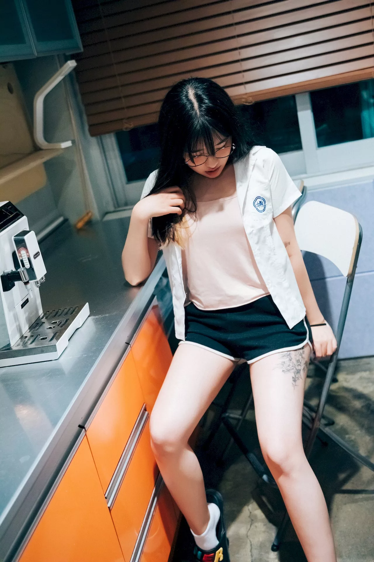 艺术图】 【Loozy 艺术图 淫惰女生 韩国 尤物 韩国 Reading 尤物 Room Sonson 全集修正