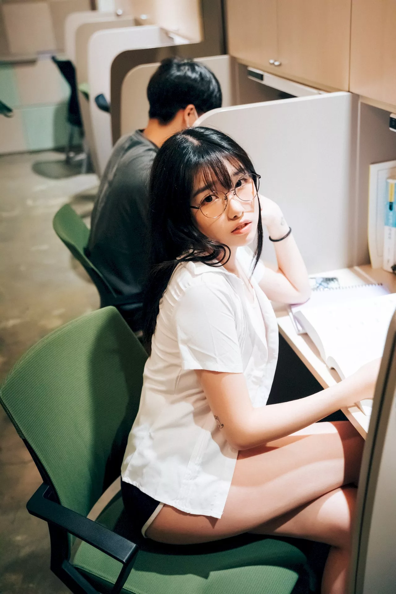 艺术图】 【Loozy 艺术图 淫惰女生 韩国 尤物 韩国 Reading 尤物 Room Sonson 全集修正