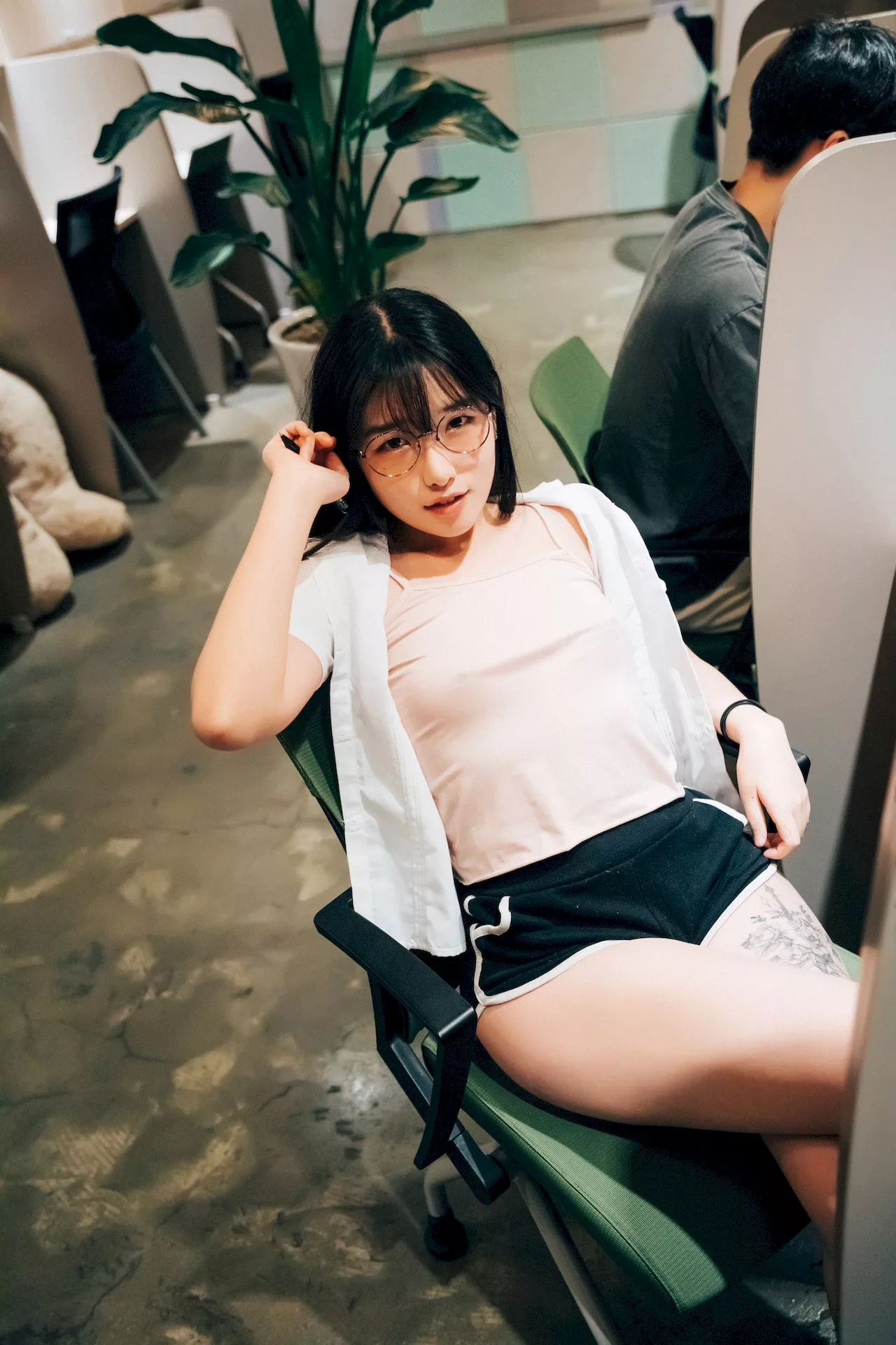 艺术图】 【Loozy 艺术图 淫惰女生 韩国 尤物 韩国 Reading 尤物 Room Sonson 全集修正