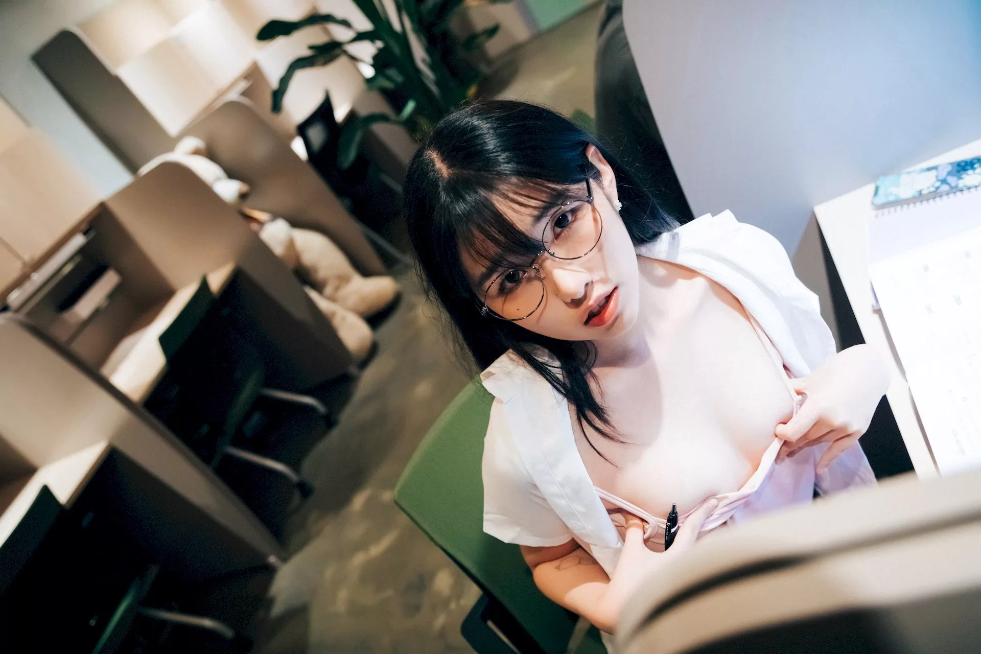 艺术图】 【Loozy 艺术图 淫惰女生 韩国 尤物 韩国 Reading 尤物 Room Sonson 全集修正