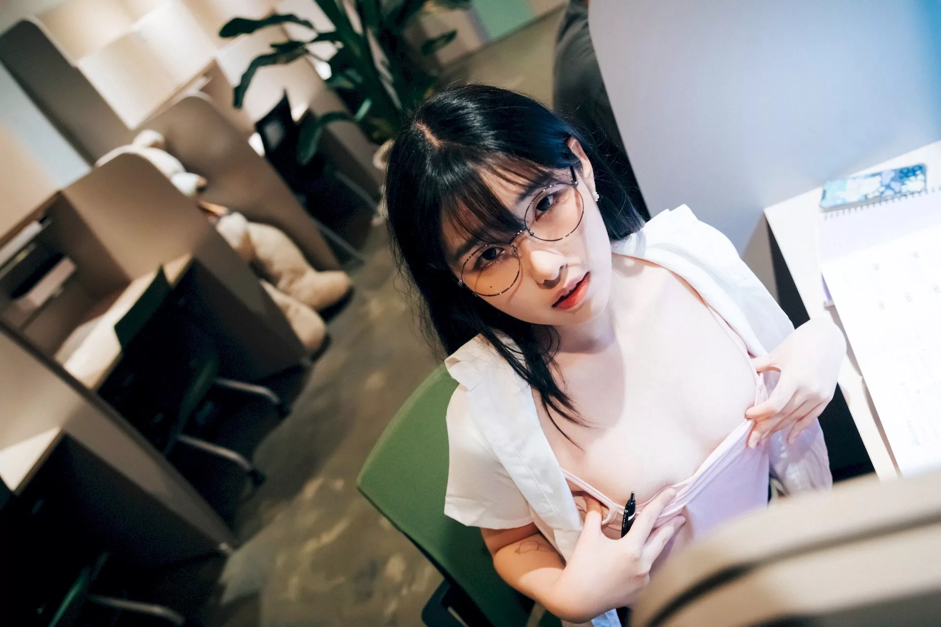 艺术图】 【Loozy 艺术图 淫惰女生 韩国 尤物 韩国 Reading 尤物 Room Sonson 全集修正