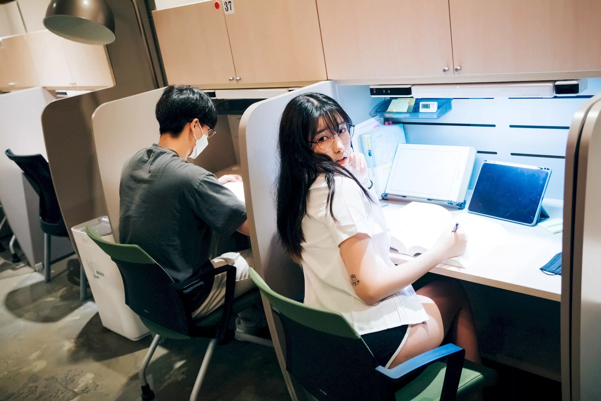 艺术图】 【Loozy 艺术图 淫惰女生 韩国 尤物 韩国 Reading 尤物 Room Sonson 全集修正