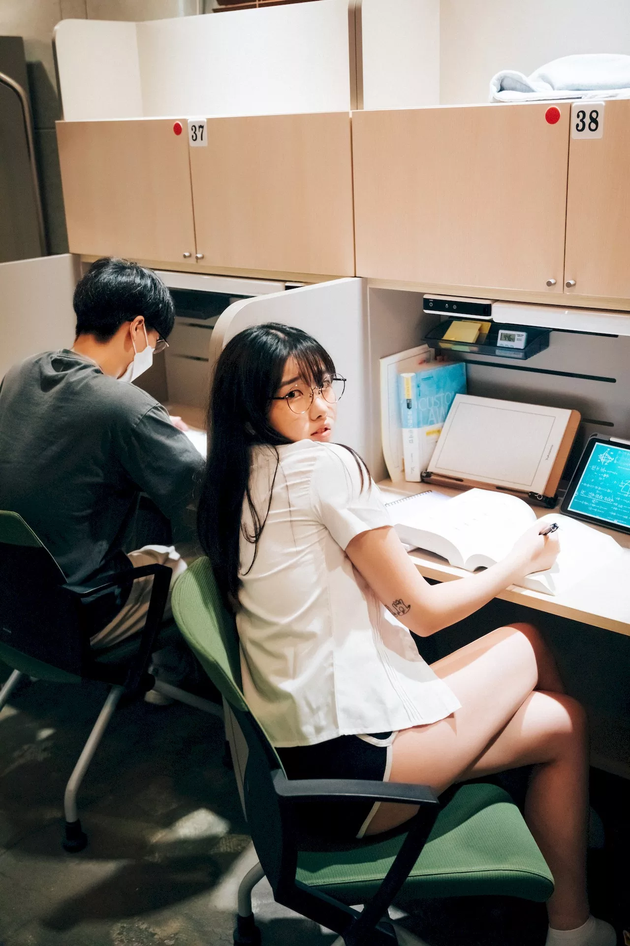 艺术图】 【Loozy 艺术图 淫惰女生 韩国 尤物 韩国 Reading 尤物 Room Sonson 全集修正