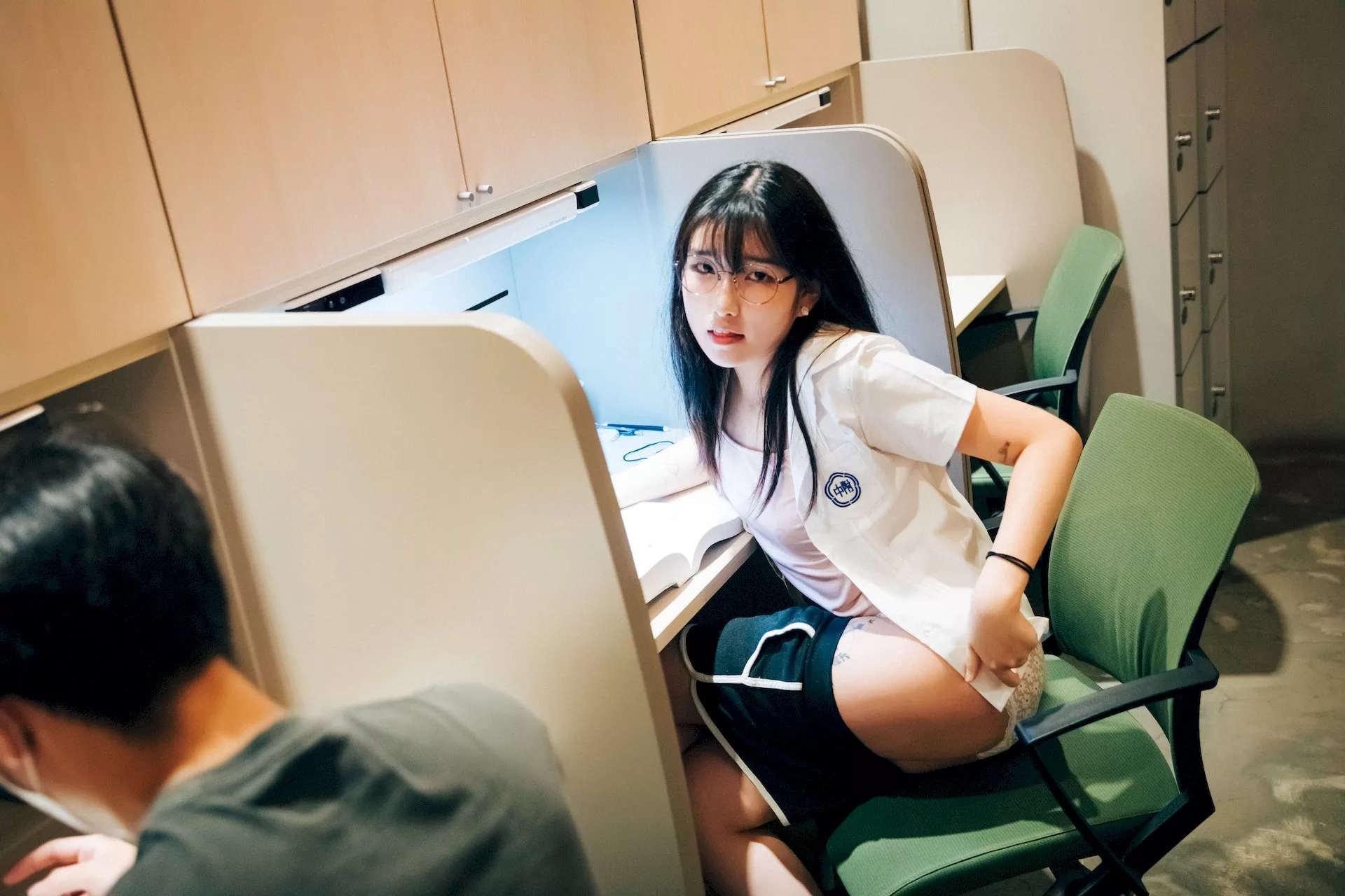 艺术图】 【Loozy 艺术图 淫惰女生 韩国 尤物 韩国 Reading 尤物 Room Sonson 全集修正