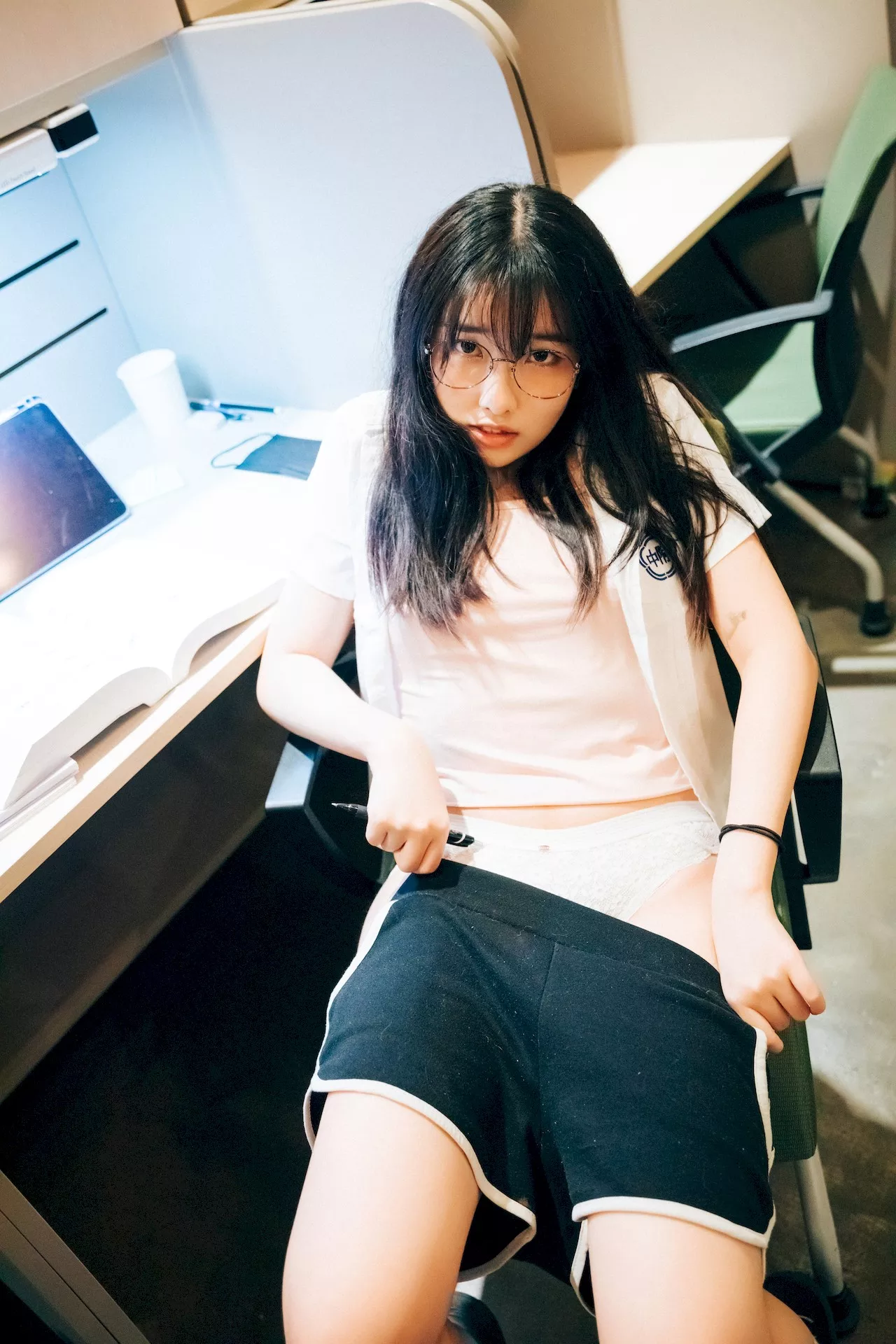 艺术图】 【Loozy 艺术图 淫惰女生 韩国 尤物 韩国 Reading 尤物 Room Sonson 全集修正