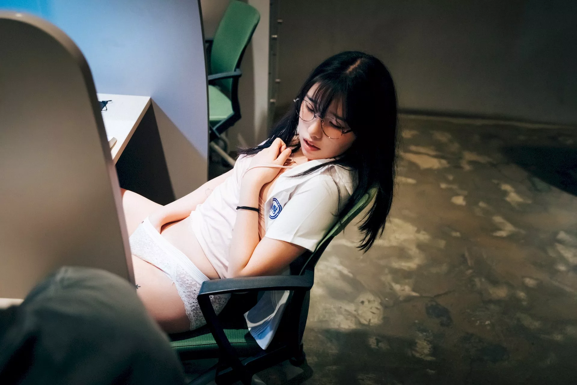 艺术图】 【Loozy 艺术图 淫惰女生 韩国 尤物 韩国 Reading 尤物 Room Sonson 全集修正