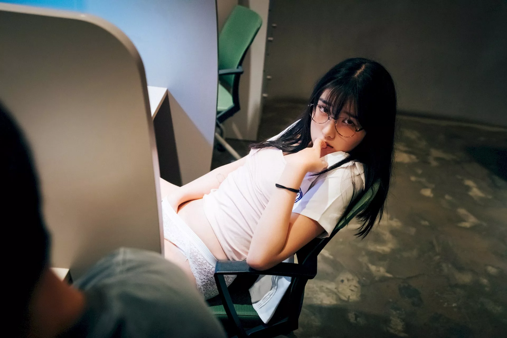 艺术图】 【Loozy 艺术图 淫惰女生 韩国 尤物 韩国 Reading 尤物 Room Sonson 全集修正