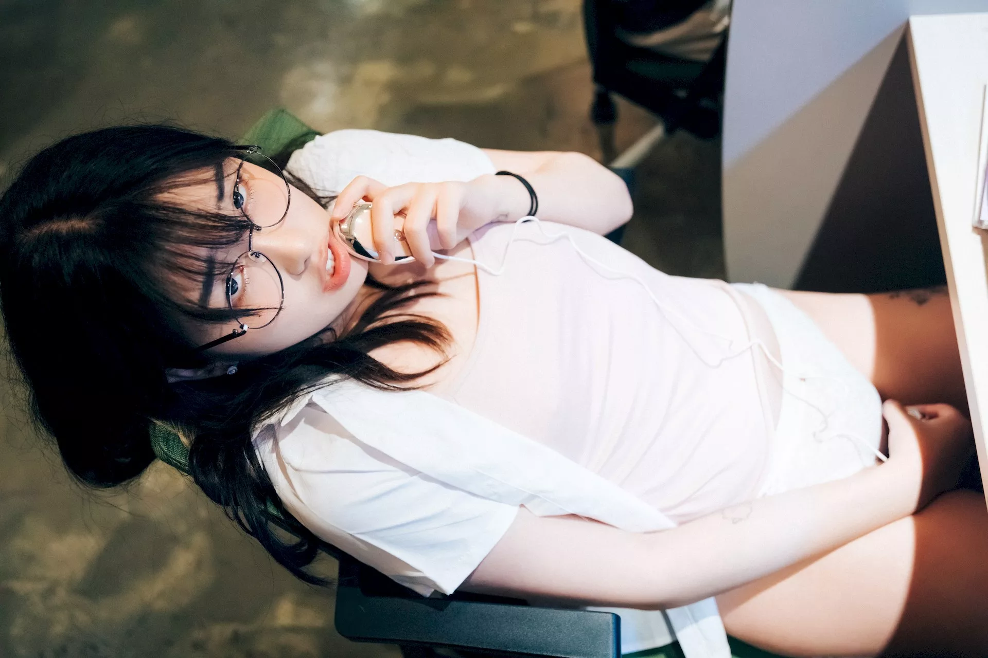 艺术图】 【Loozy 艺术图 淫惰女生 韩国 尤物 韩国 Reading 尤物 Room Sonson 全集修正