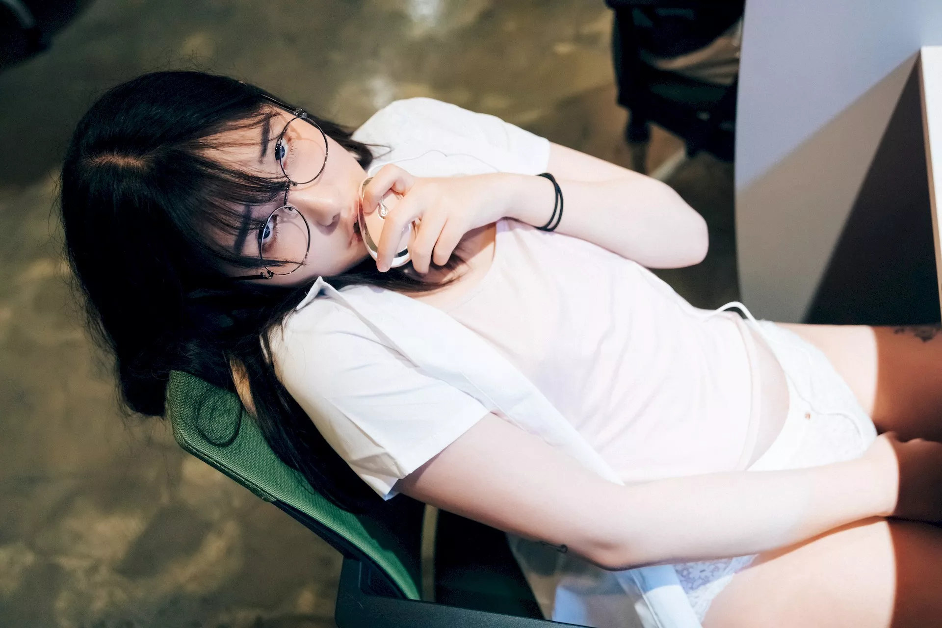 艺术图】 【Loozy 艺术图 淫惰女生 韩国 尤物 韩国 Reading 尤物 Room Sonson 全集修正