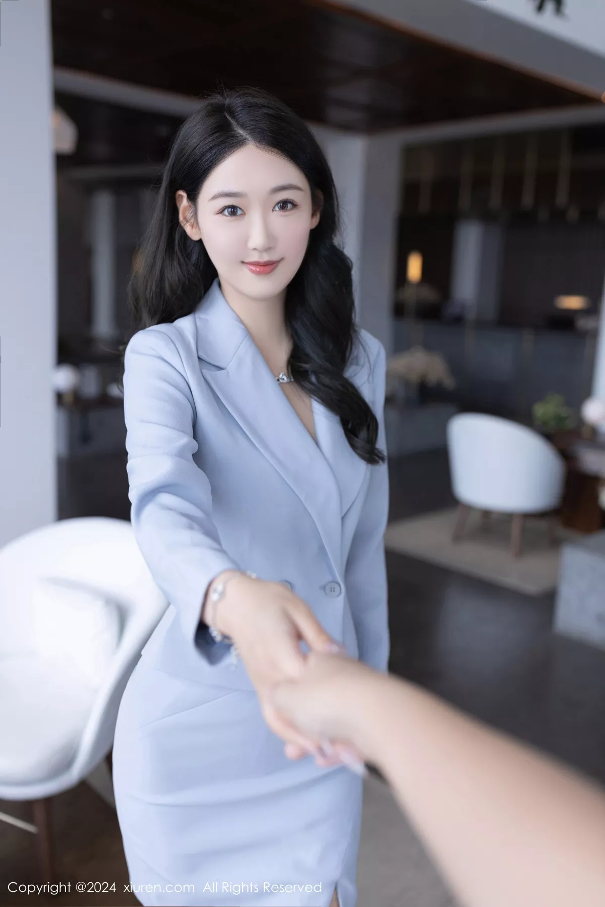 网XiuRen】 模特 No.8935 撩人OL职业服 【秀人 黑色内衣 唐安琪 诱人艺术图重设 开档肉色丝袜 秀轻巧身段