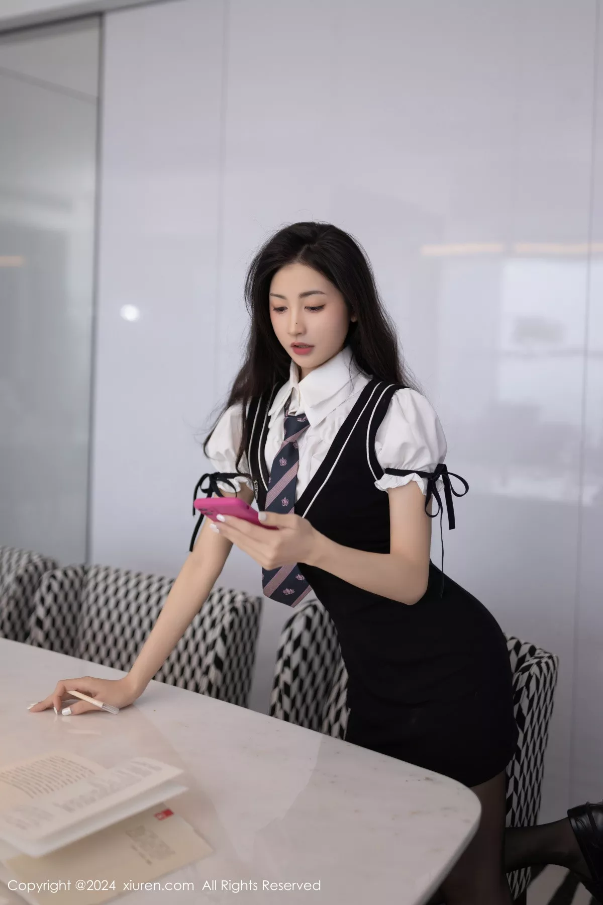 鱼尾fish 薄透黑丝 秀丰满身材 女孩制服 丽模 网XiuRen】 白色内衣 Vol.8934 着迷写真重摄 【xiuren秀人