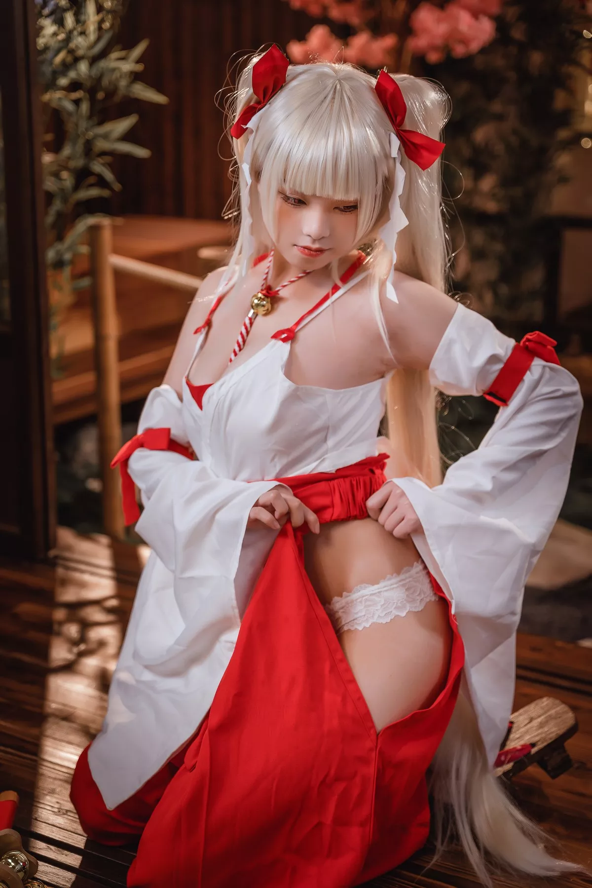 可畏巫女 Cosplay 蜜汁猫裘 美女 密拍 魅魔