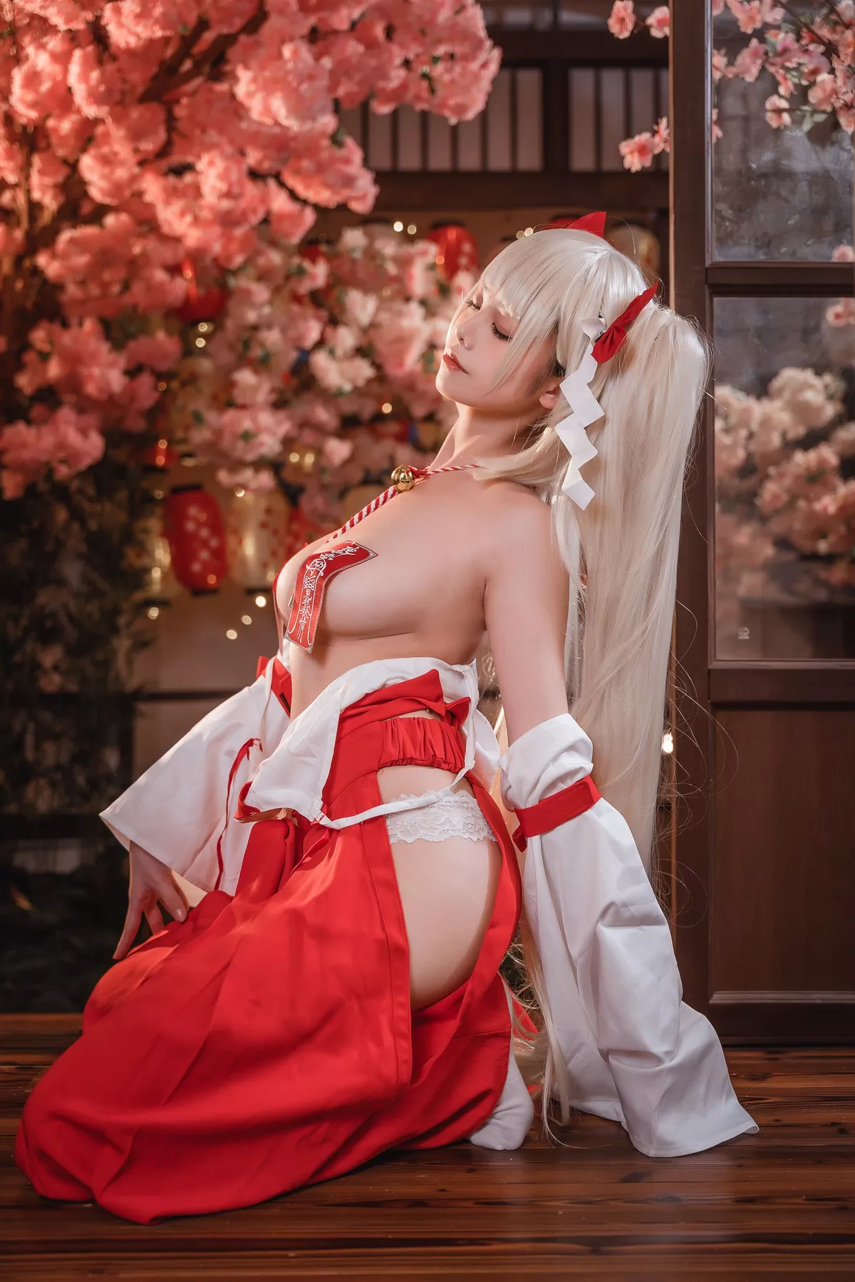 可畏巫女 Cosplay 蜜汁猫裘 美女 密拍 魅魔