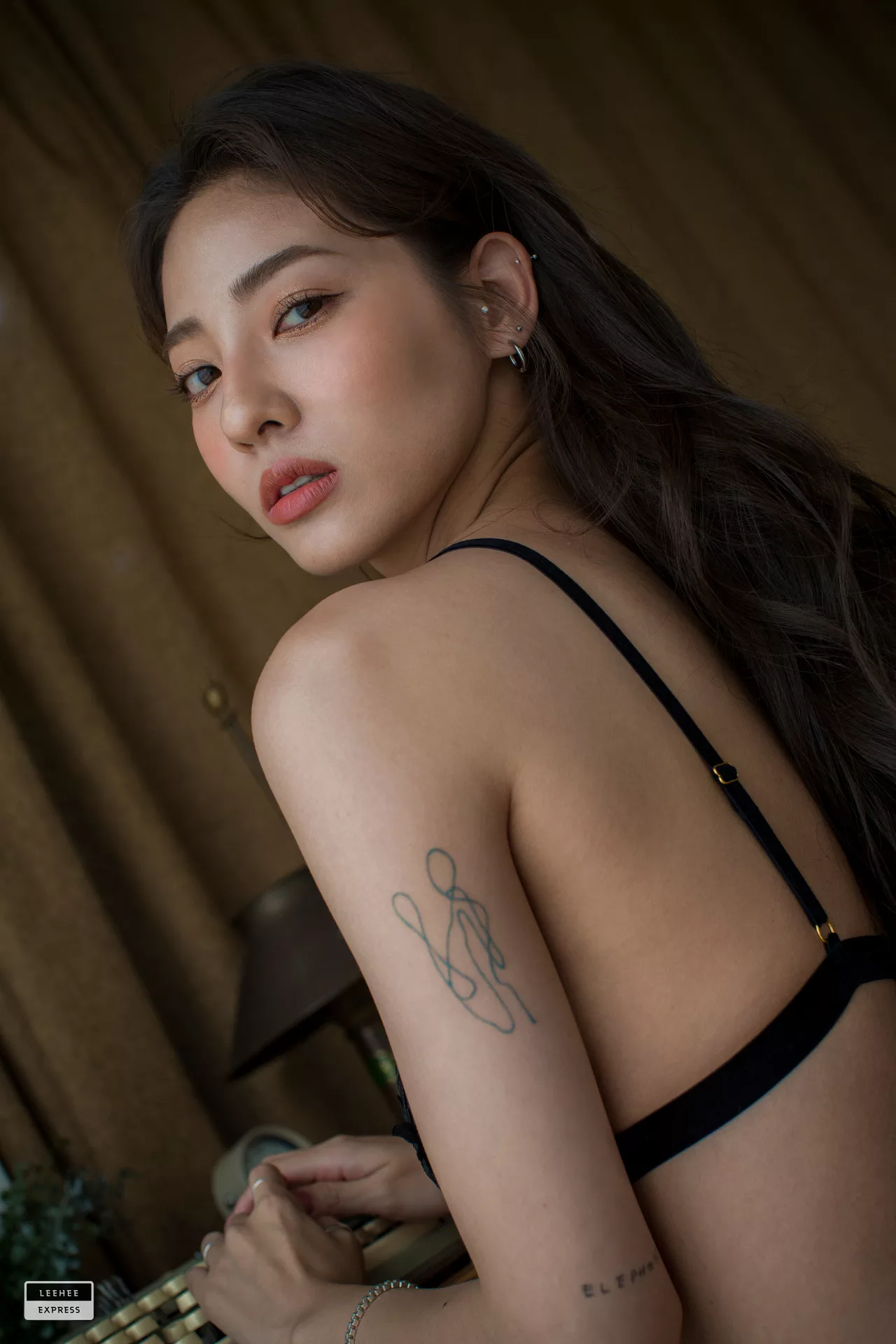 优秀 利熙快运 摄影套图】 EXPRESS LERB 摄影 (49P) 棒子 棒子 【LEEHEE 美模 尤物 035B G.su
