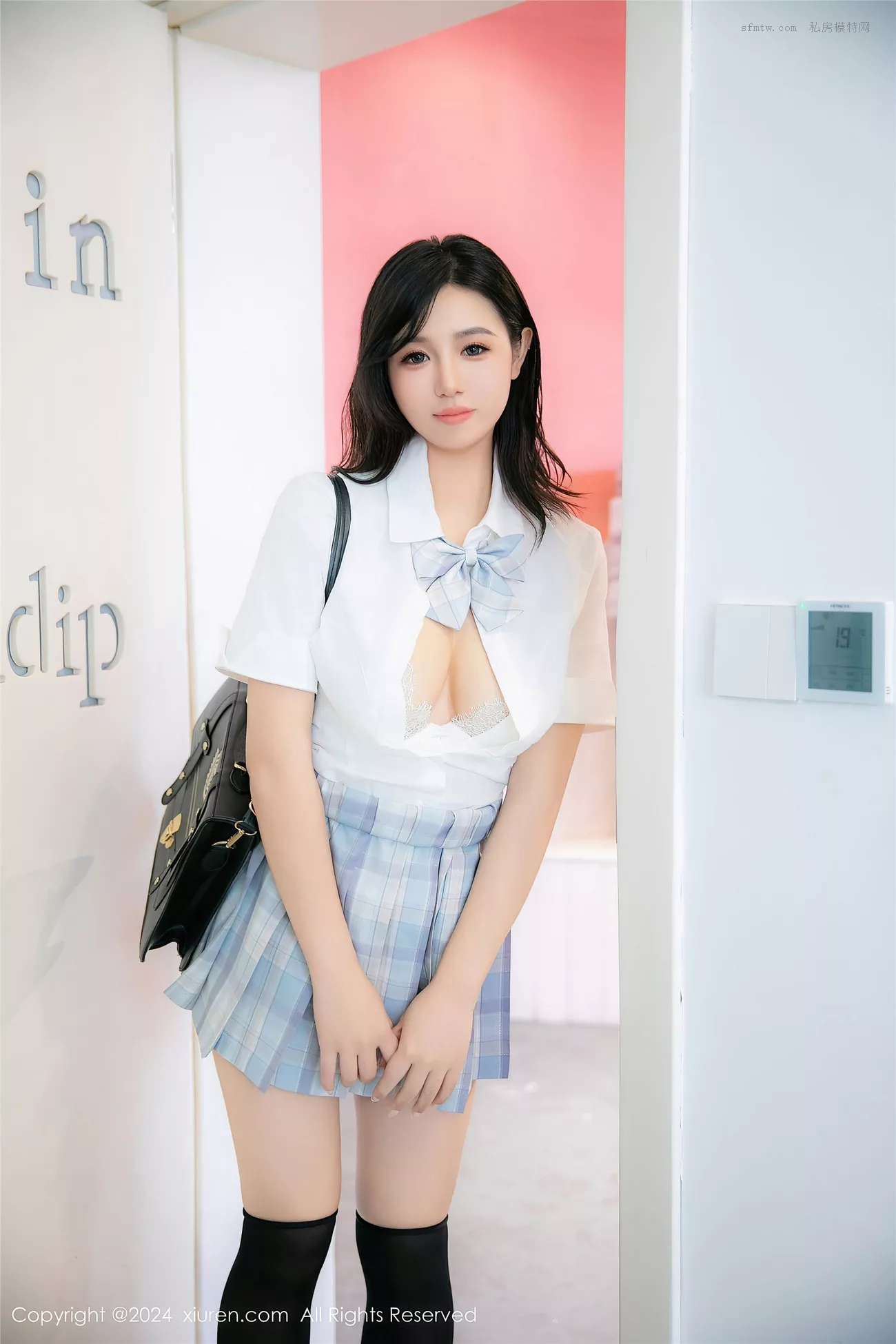 Vol.8759 【秀人xiuren】优质照片 金小依