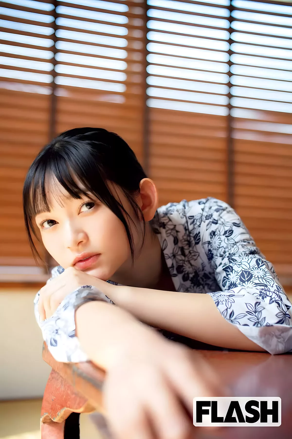 日本 Sayama 艳模 佐山すずかFLASH 超清摄影艺术 贵宾中幅 Suzuka ) (
