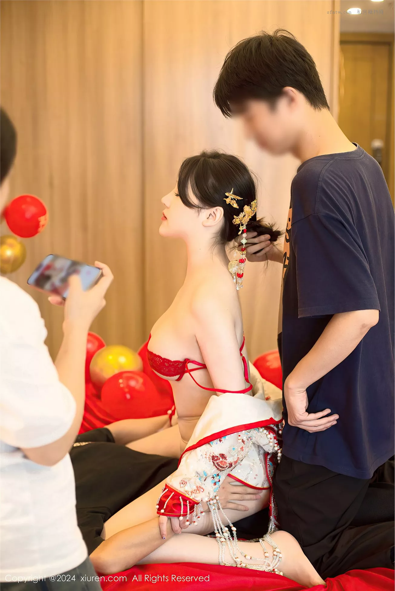 Vol.8780 豆瓣酱 【秀人】高画质像片