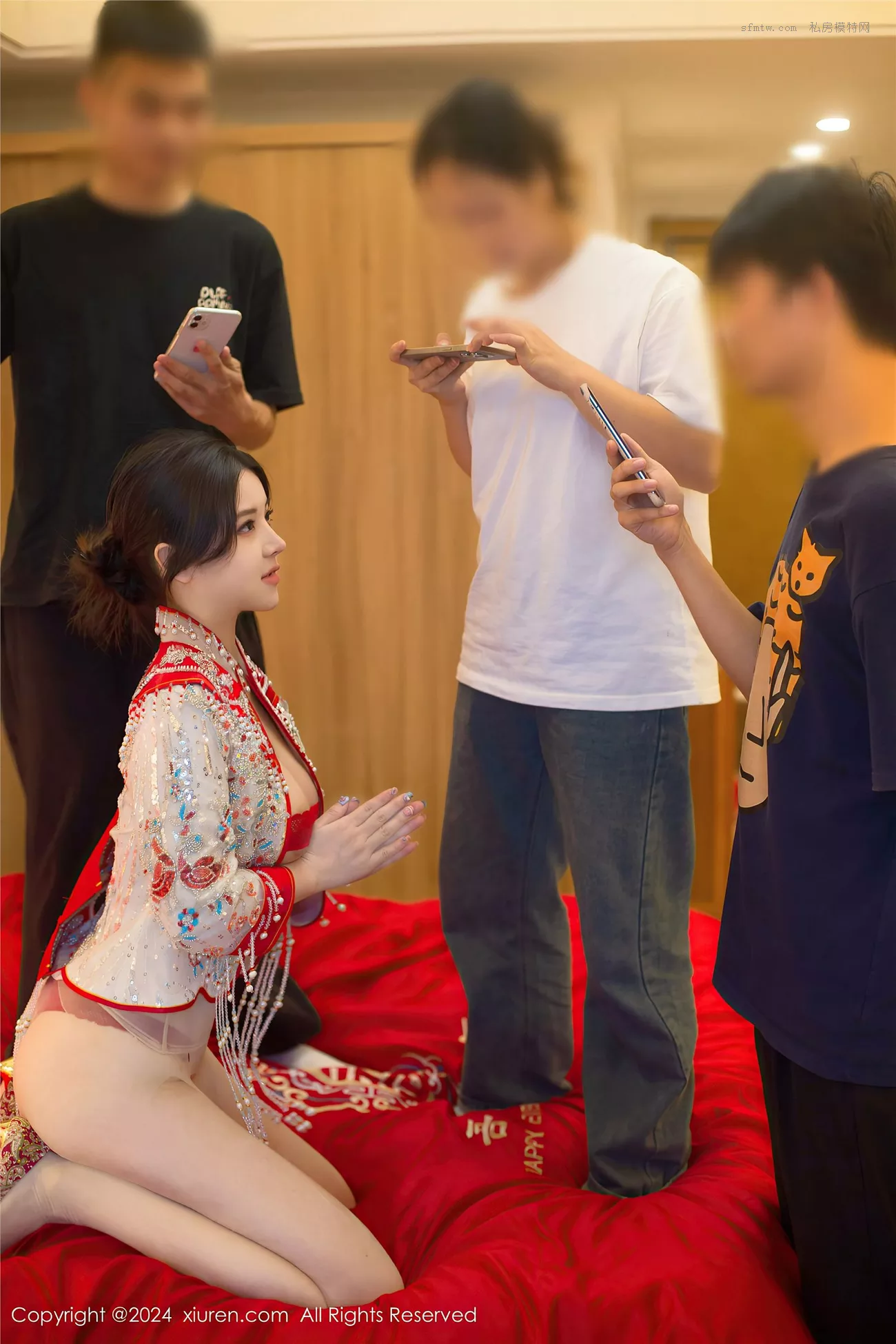 Vol.8780 豆瓣酱 【秀人】高画质像片