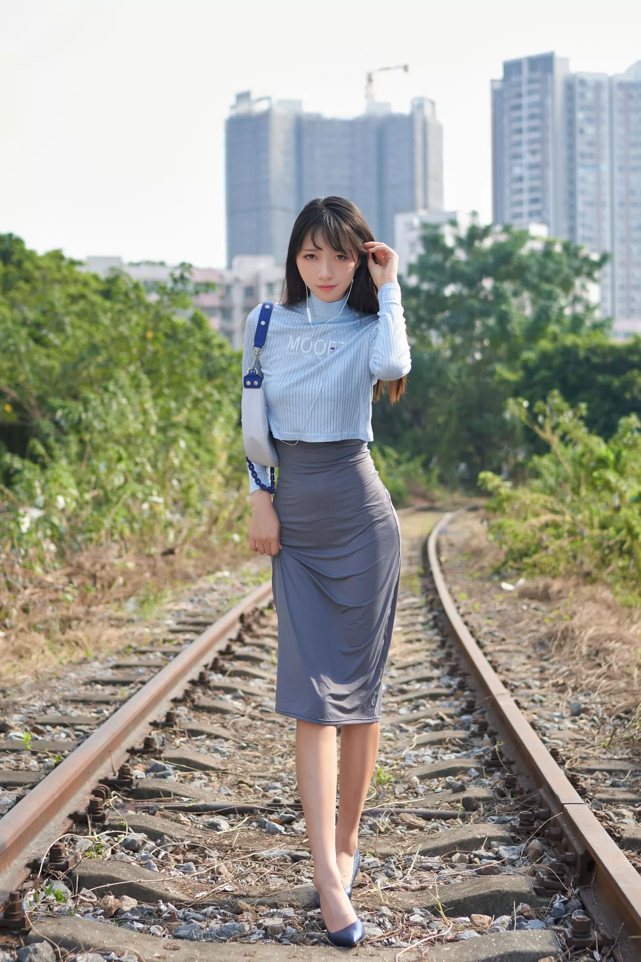 《吉他美媚》 高清艺术图美图 西瓜姑娘