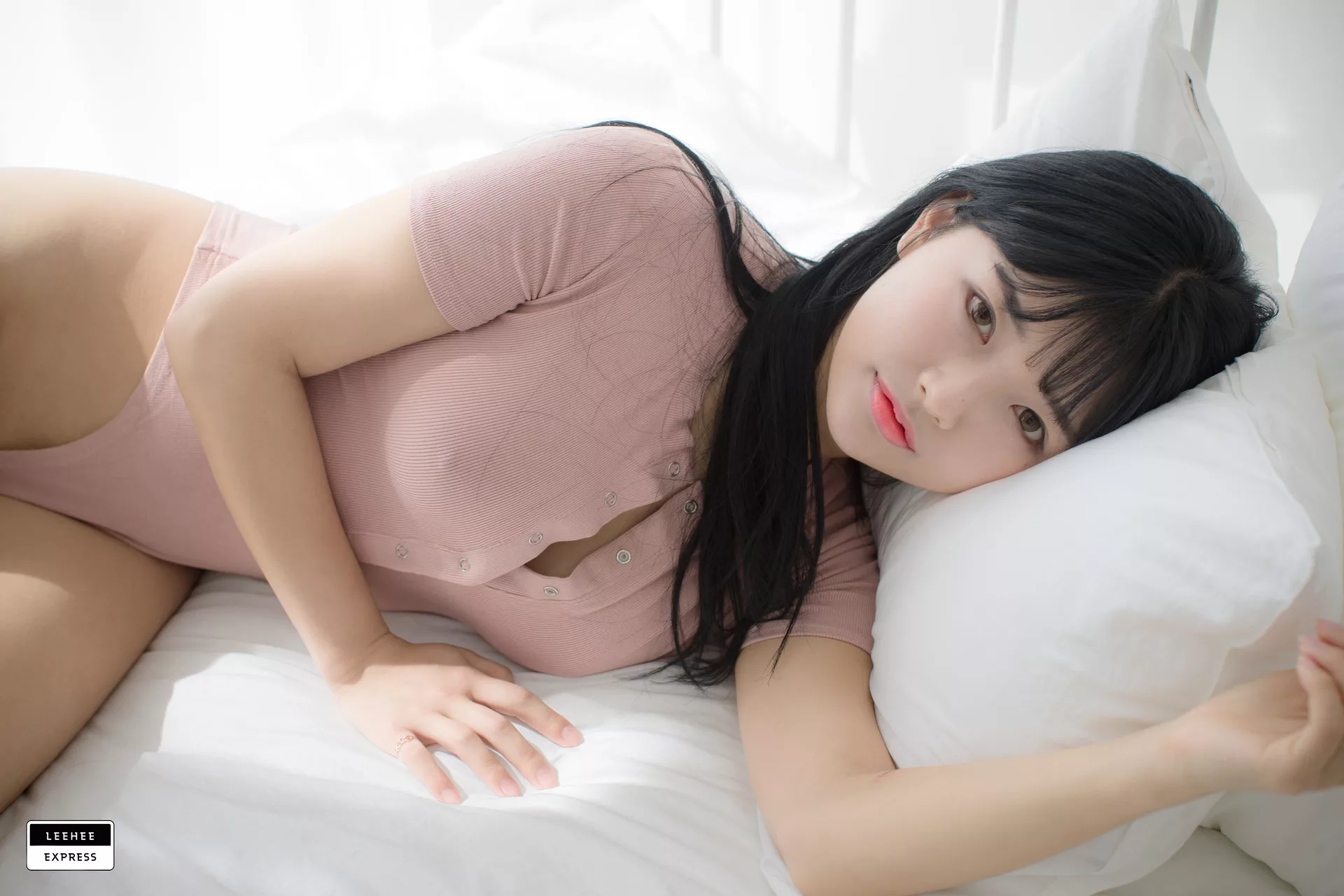 利熙快运 韩国 仙女 LEHF U.Hwa【LEEHEE 韩国 EXPRESS (47P) 超清 017 模特 摄影 摄影组图】
