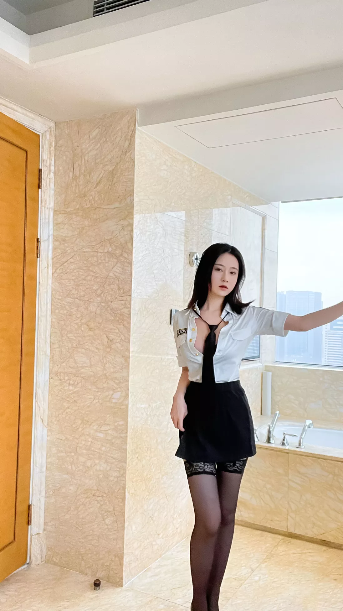 《s女警》 优质图像图集 年年