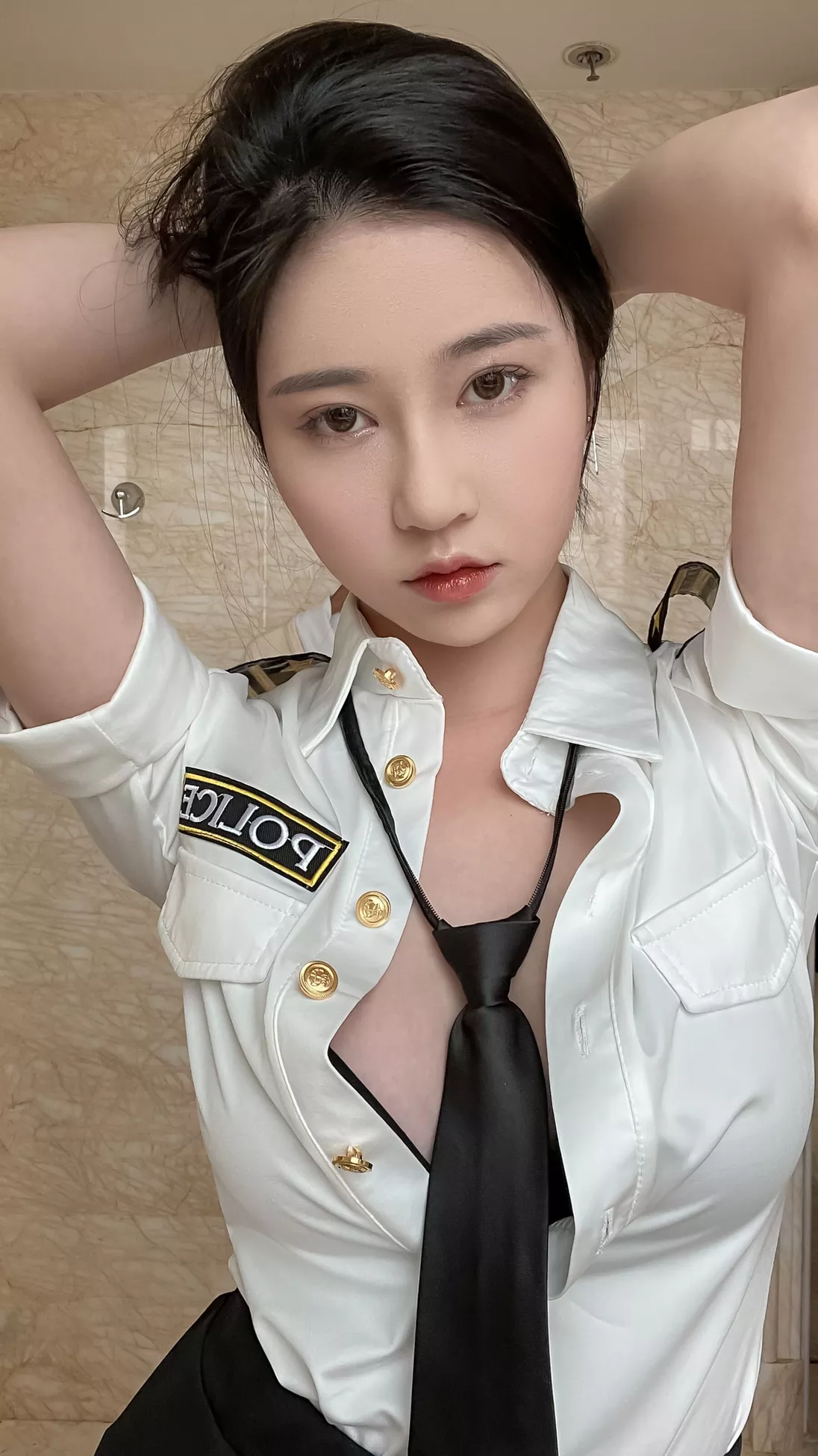 《s女警》 优质图像图集 年年