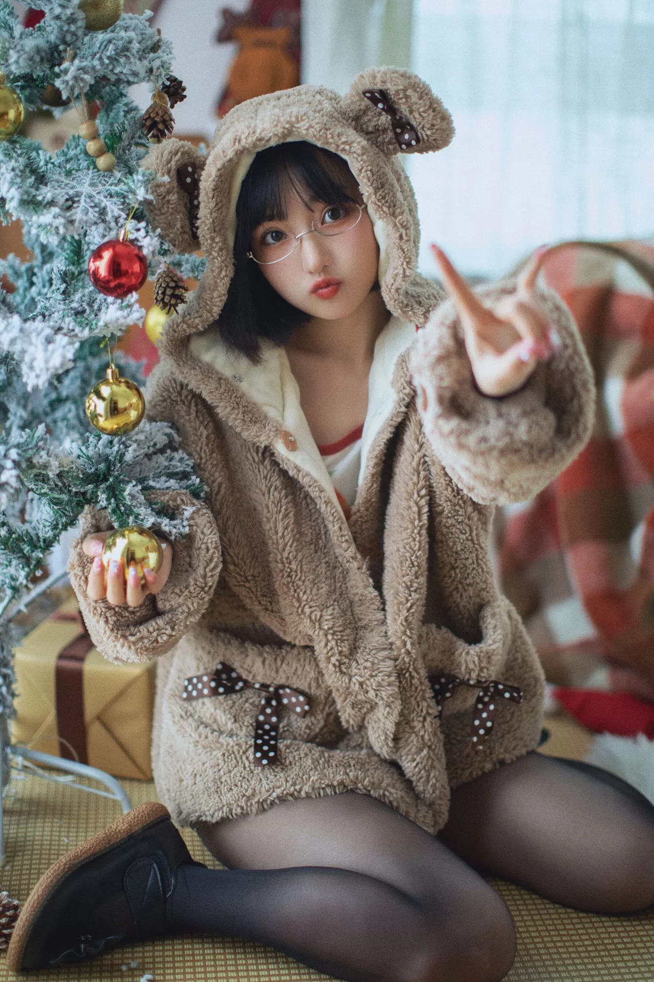 咔咔《萌妹纸 小熊 高画质摄视像集 》