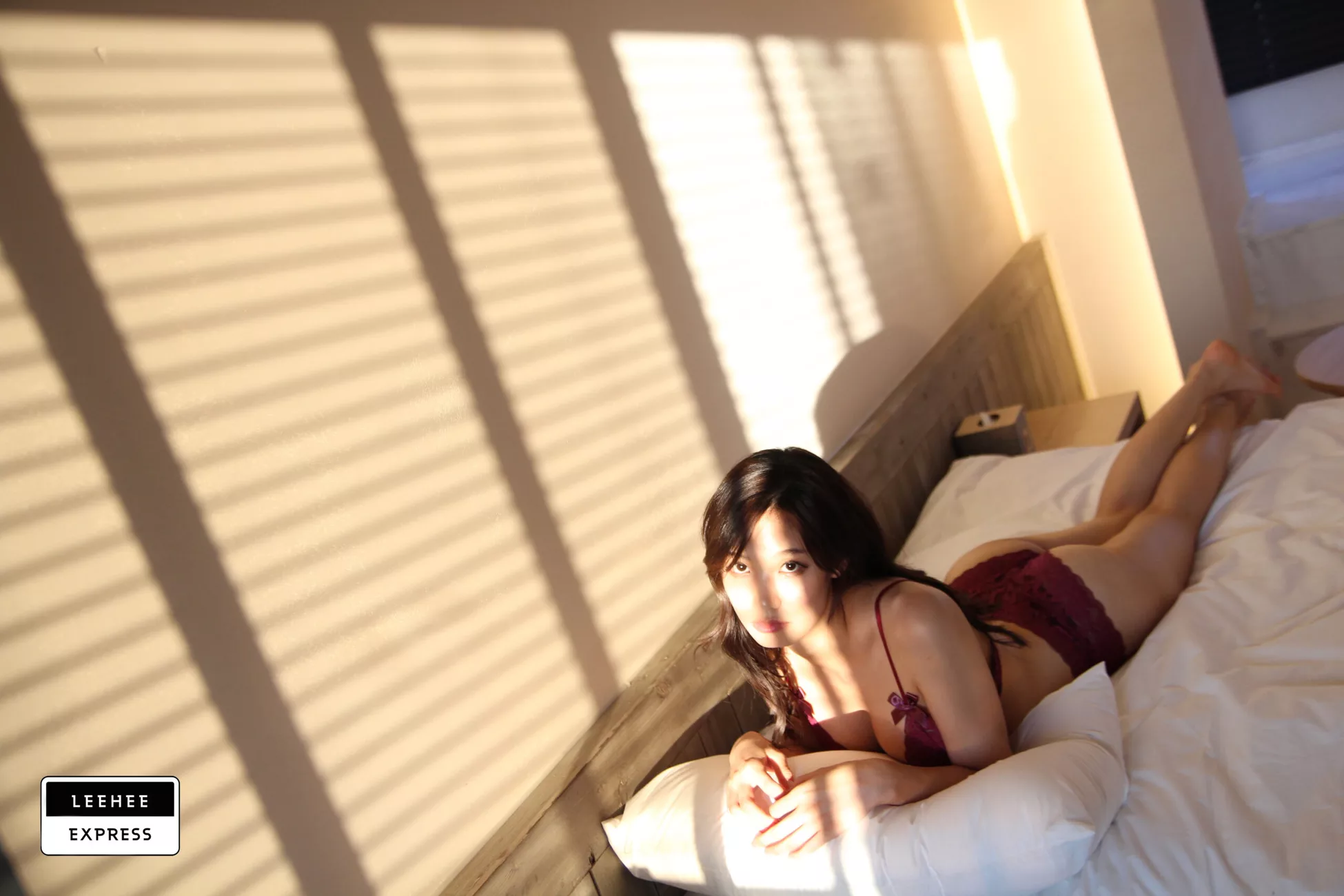优质 Lee 南韩 丽人 LELV 002 写真 辣模 写真美图】 EXPRESS (61P) Heeeun【LEEHEE 南韩 利熙快运