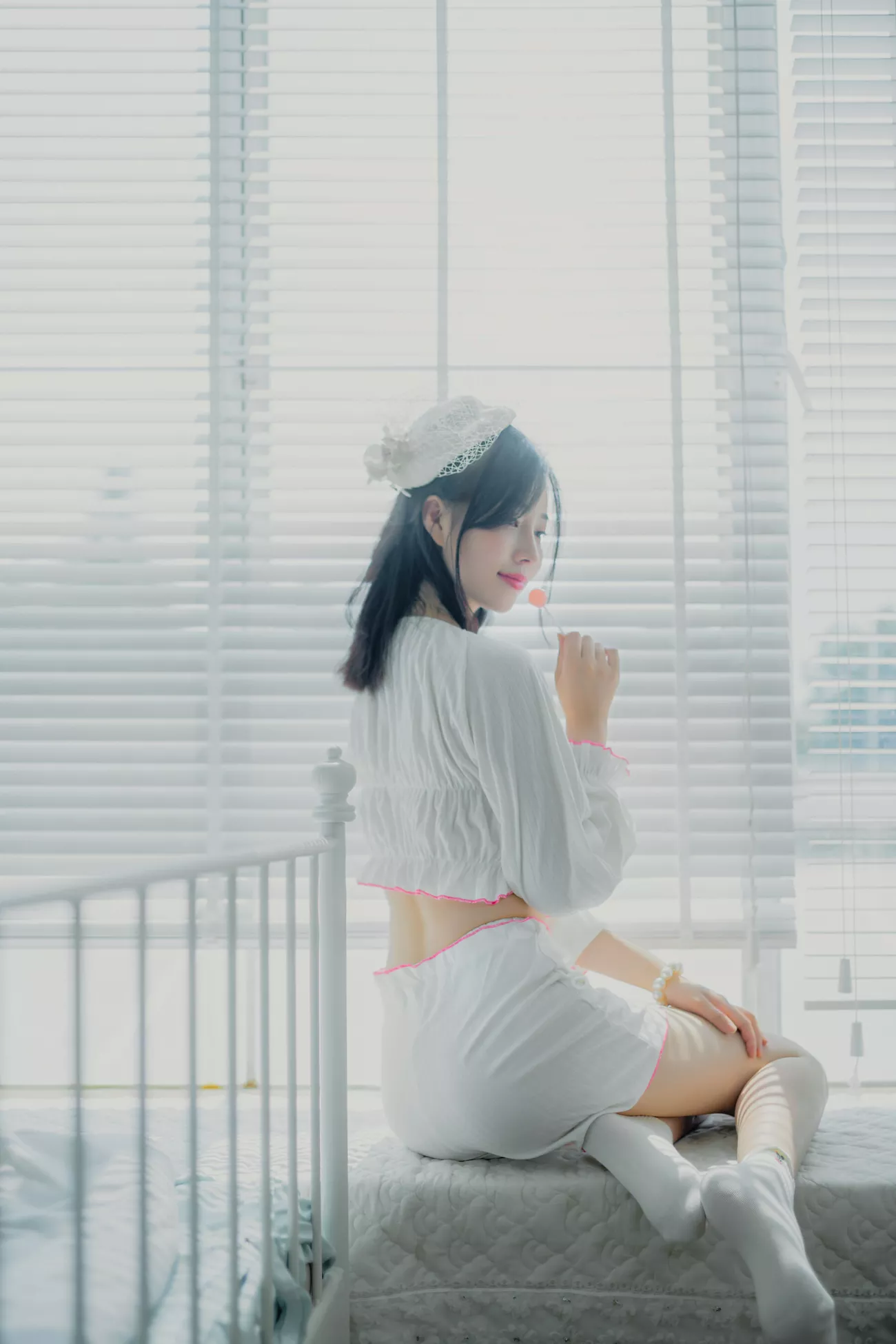 《吃棒棒糖的学生》 高质写真组图 年年