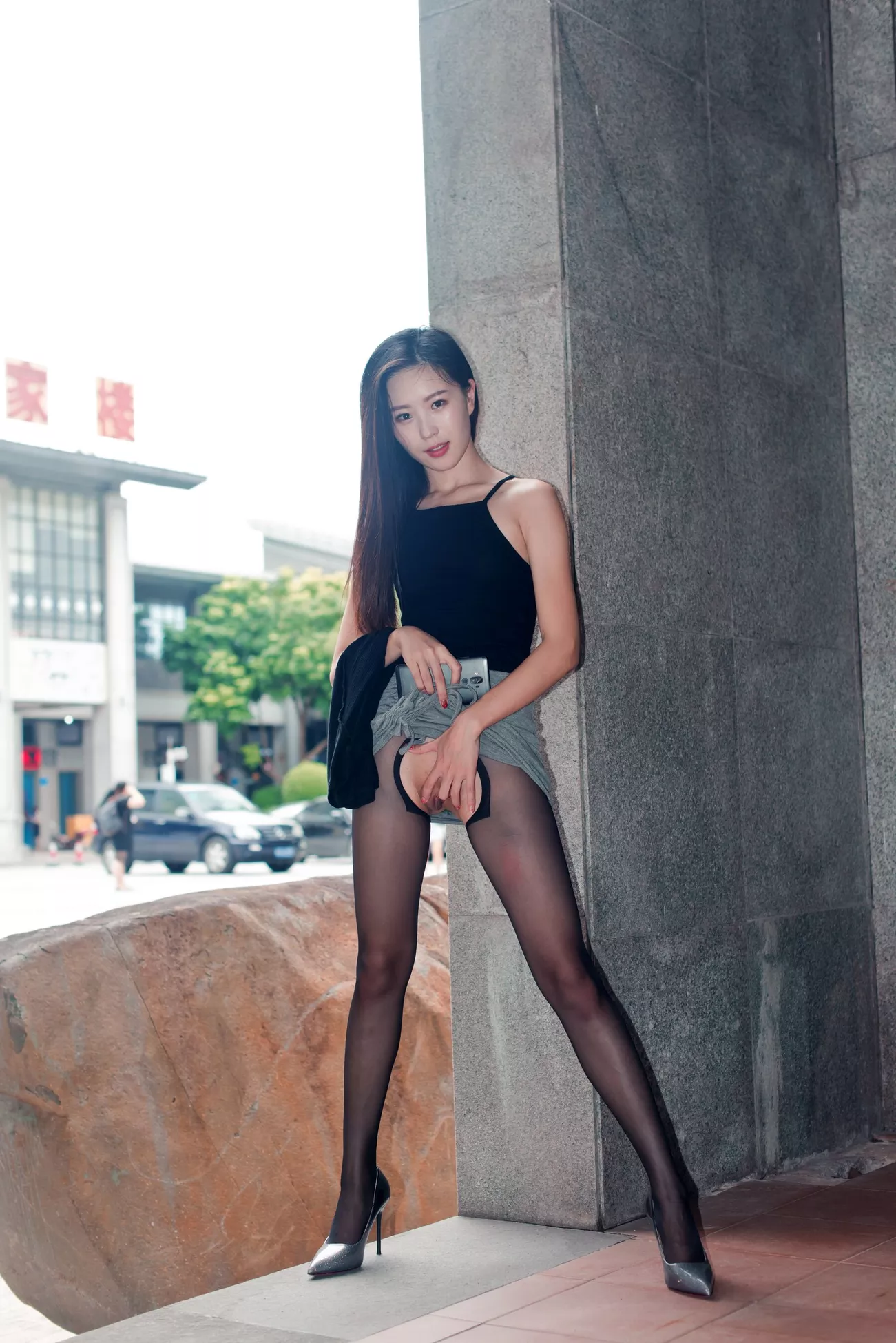 超清写真美图 Alice《黑色丝袜灰裙》 小子怡