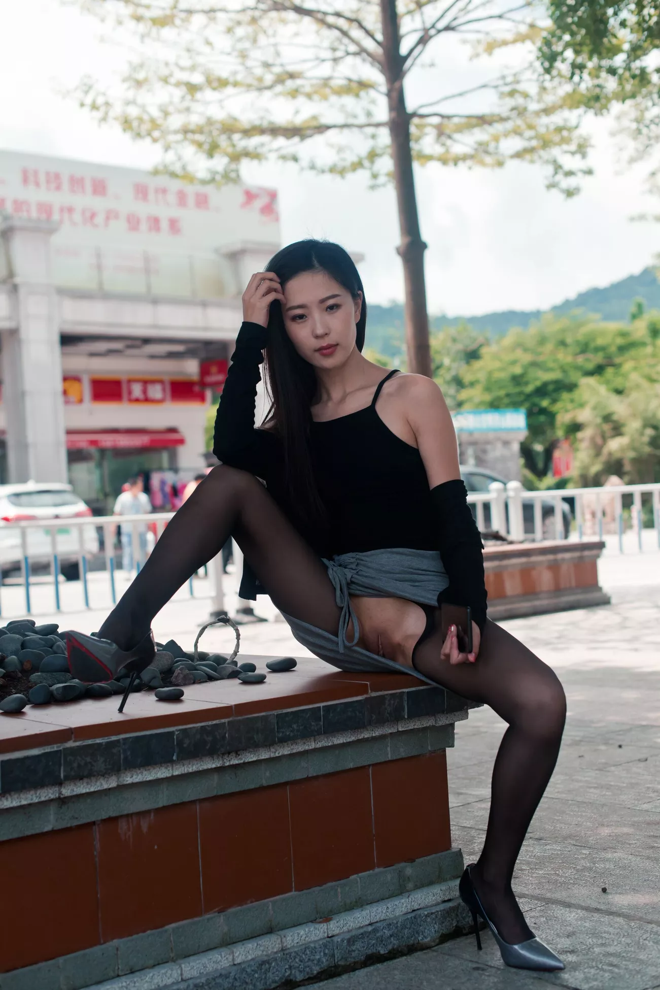 超清写真美图 Alice《黑色丝袜灰裙》 小子怡