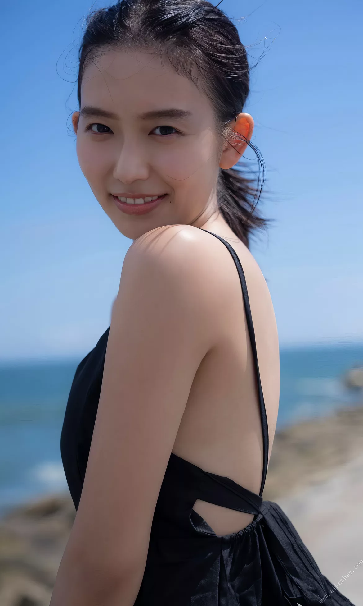 Shida Nene ) Post 志田音々Shukan VIP中幅 (周刊