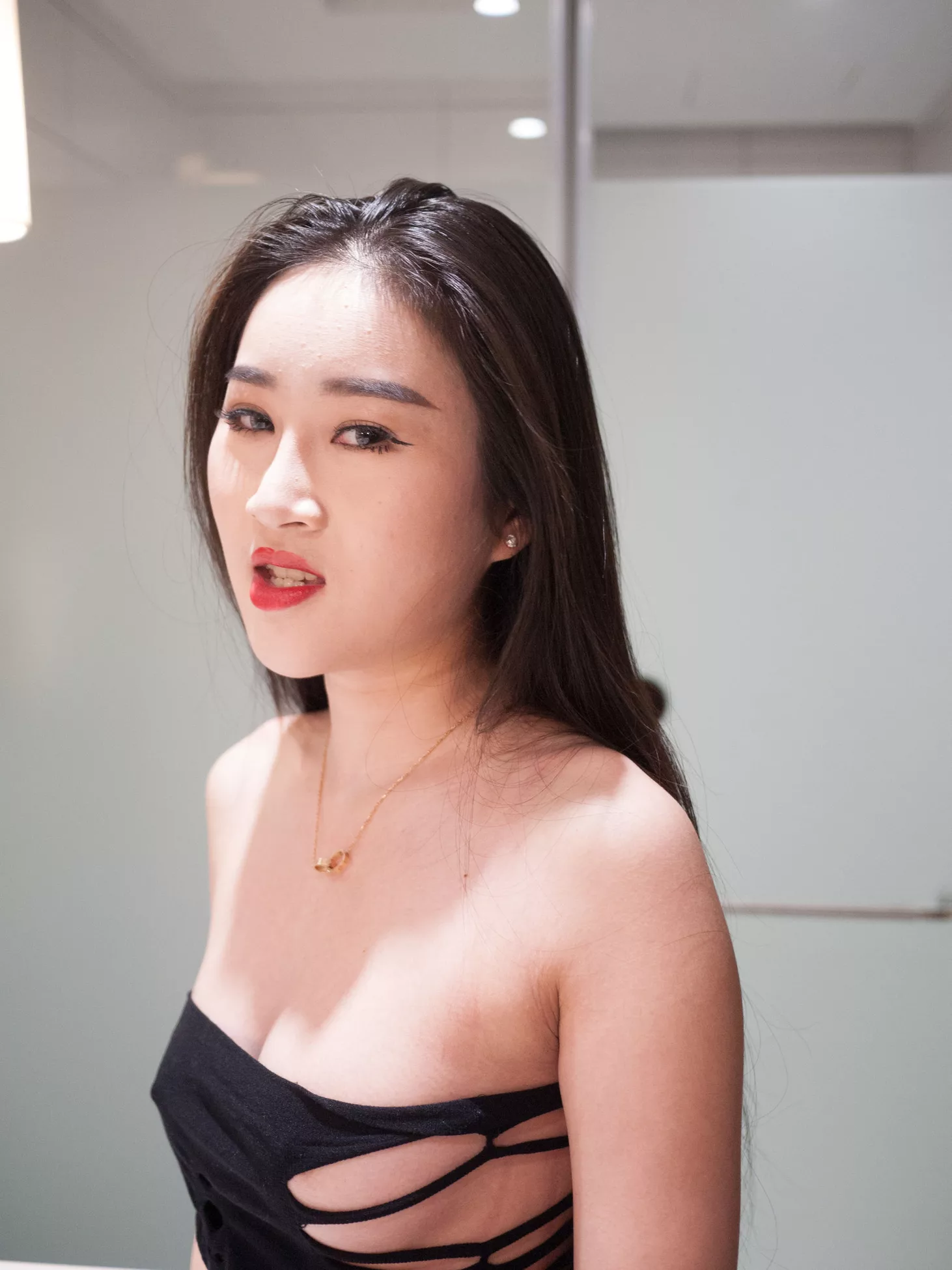 大尺寸 裸模 人体 梅子 美图 裸模 私摄 人体