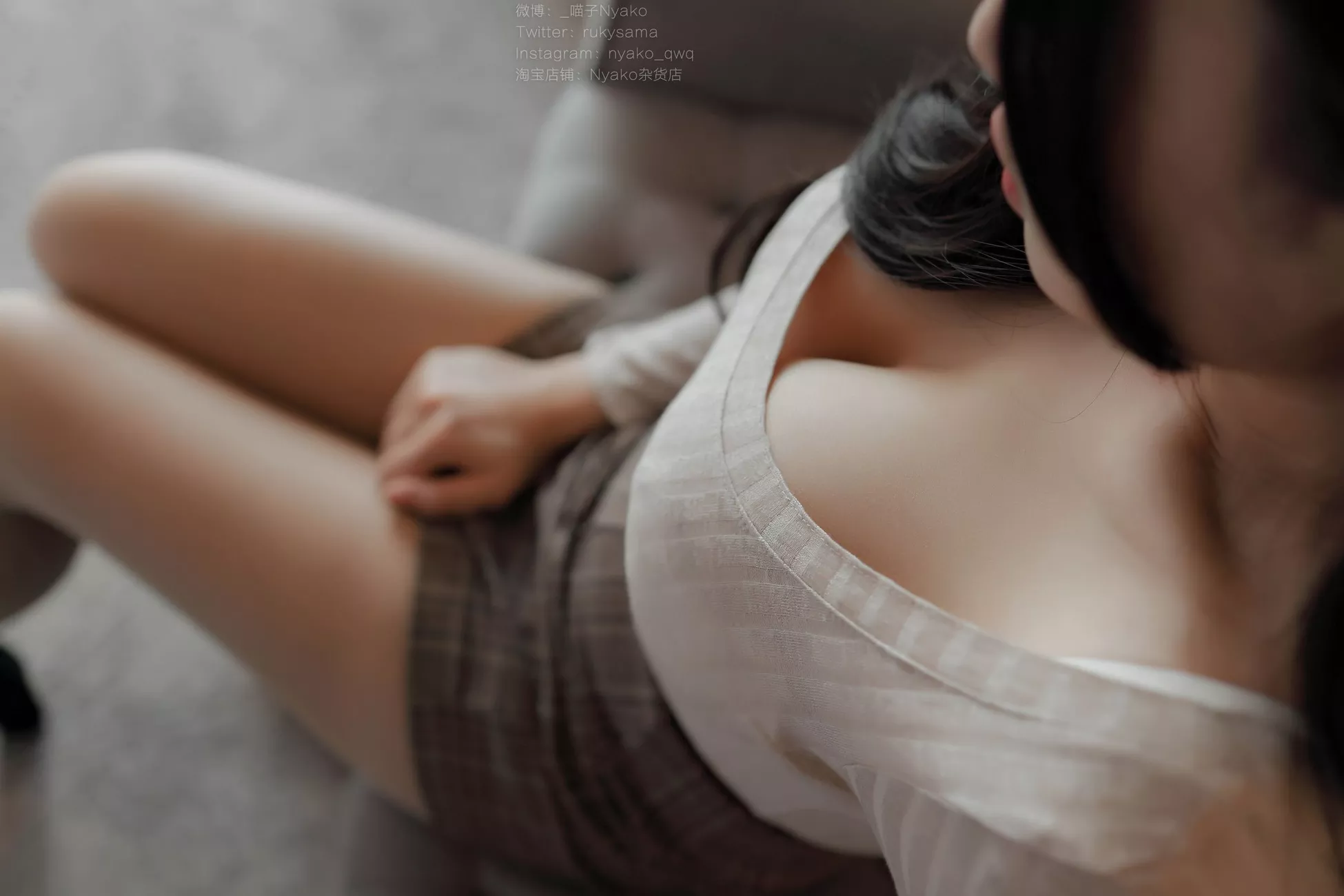 写真 《 本》 姐姐 密拍 Nyako 喵子 高质