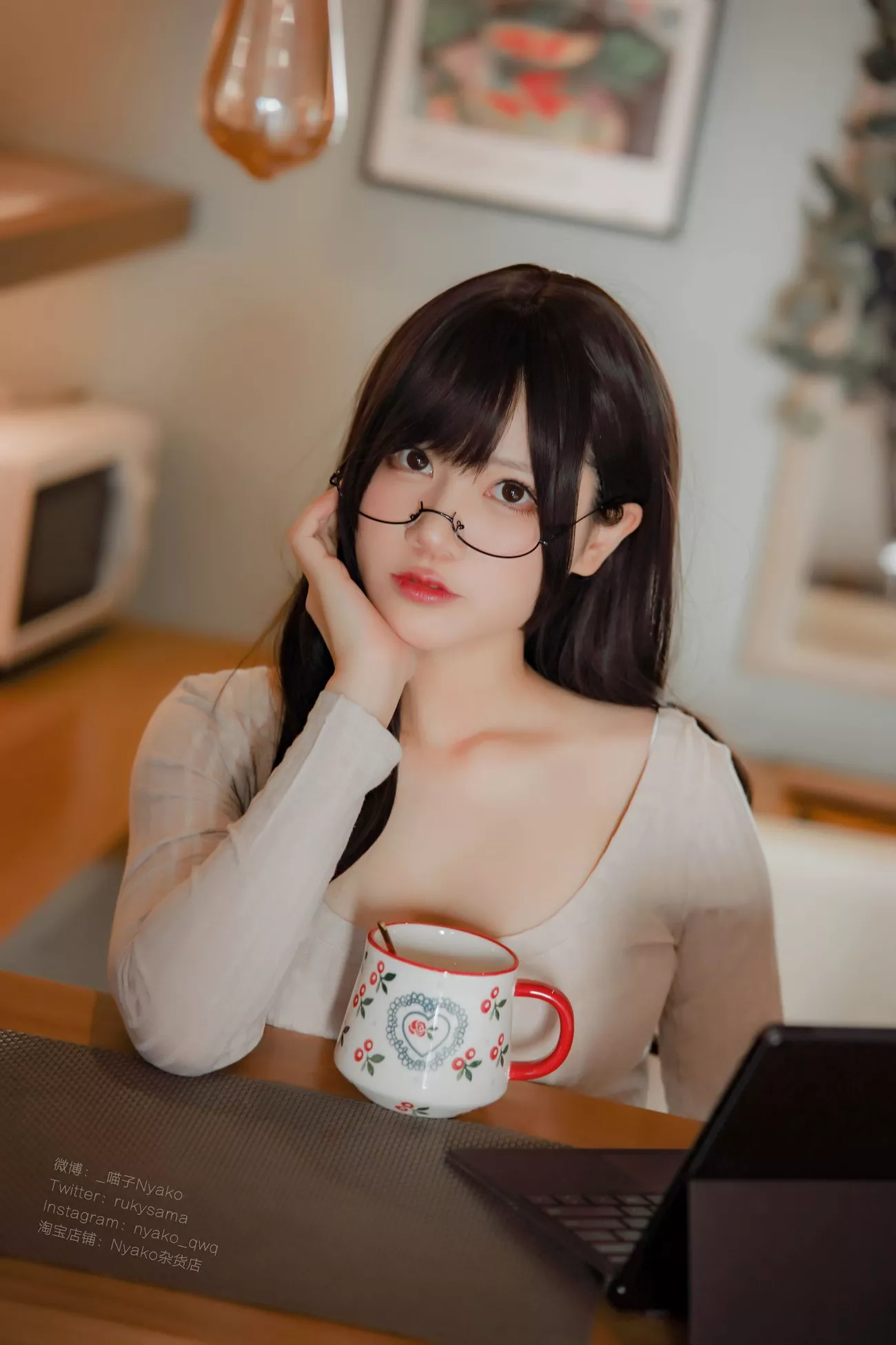 写真 《 本》 姐姐 密拍 Nyako 喵子 高质