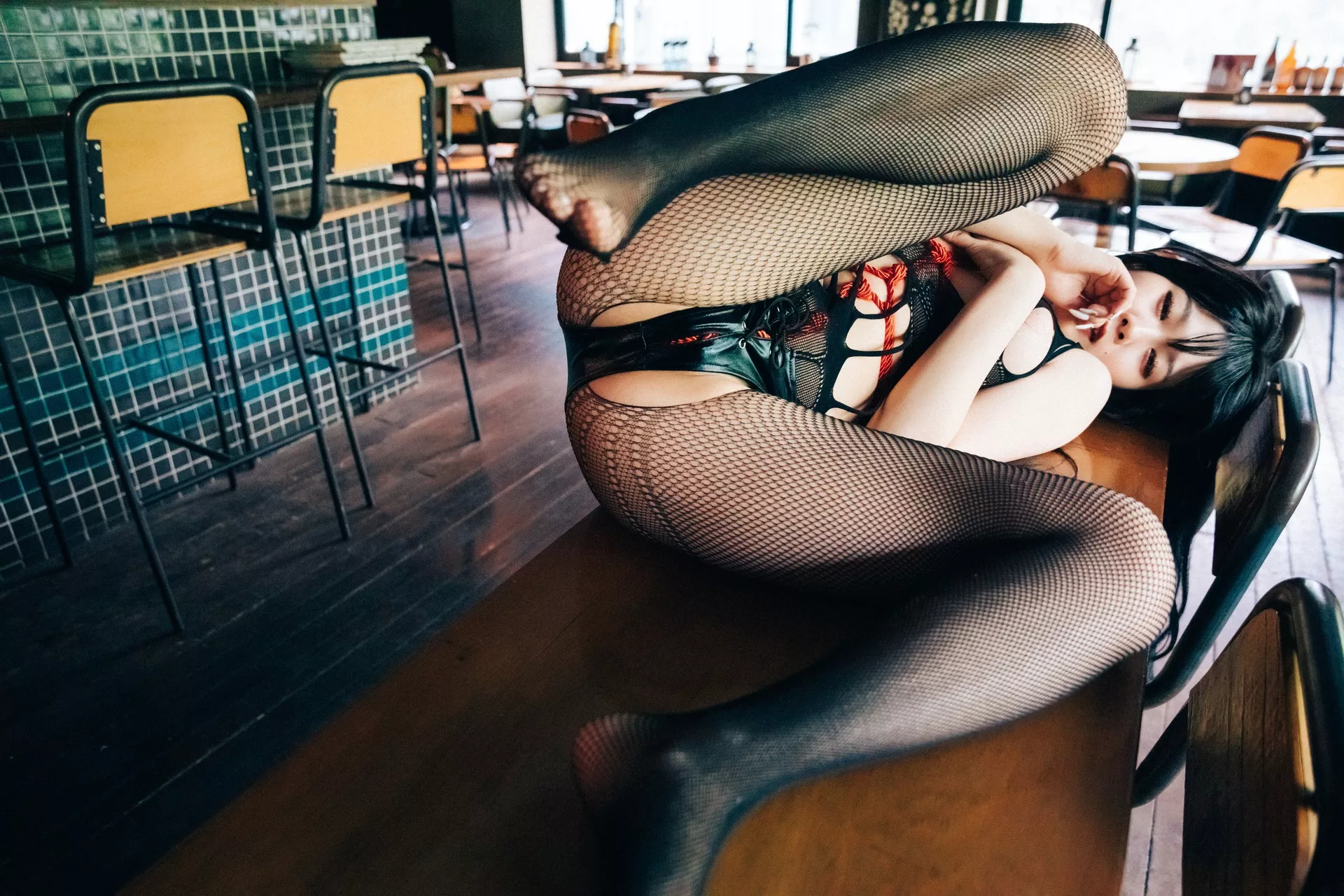 尤物 ZIA.Kwon【Loozy 尤物 写真 棒子 淫惰菇凉 全集修正 SM 写真】 Bar 棒子