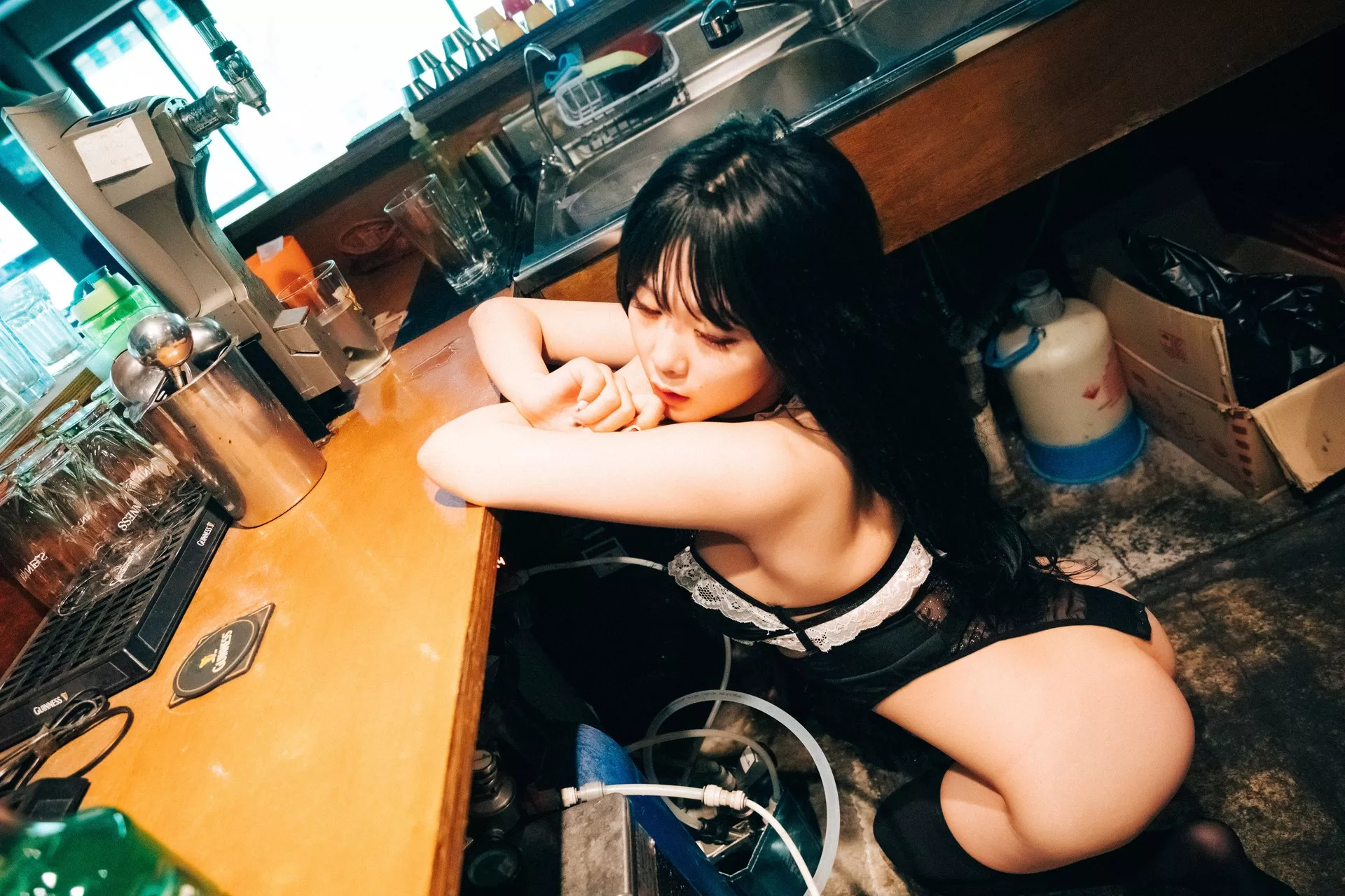 尤物 ZIA.Kwon【Loozy 尤物 写真 棒子 淫惰菇凉 全集修正 SM 写真】 Bar 棒子