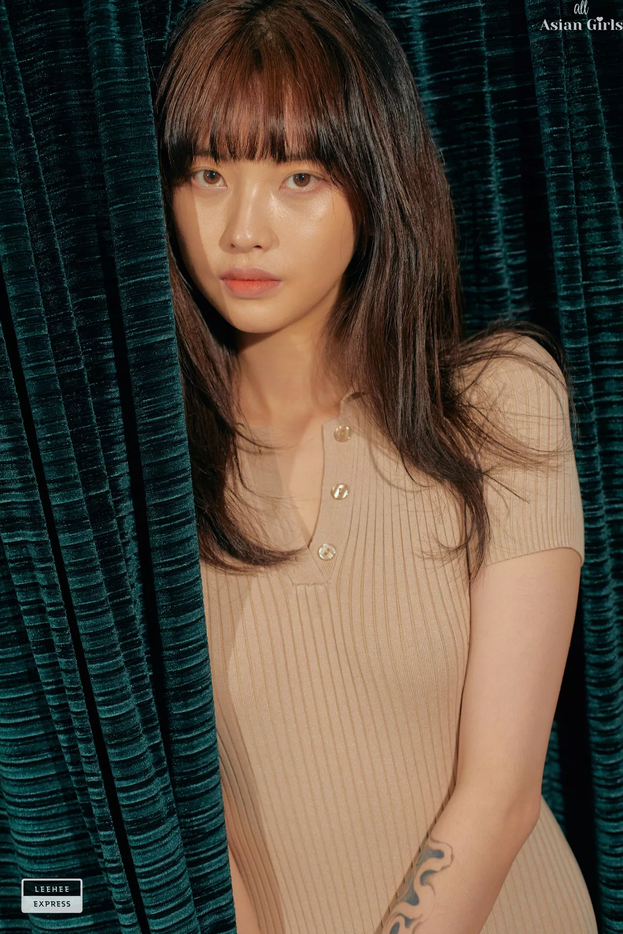 026B 【LEEHEE 魅模 LEBE 棒子 摄影 棒子 EXPRESS 美女 利熙快运 摄影组图】 GMS (48P) 高画质