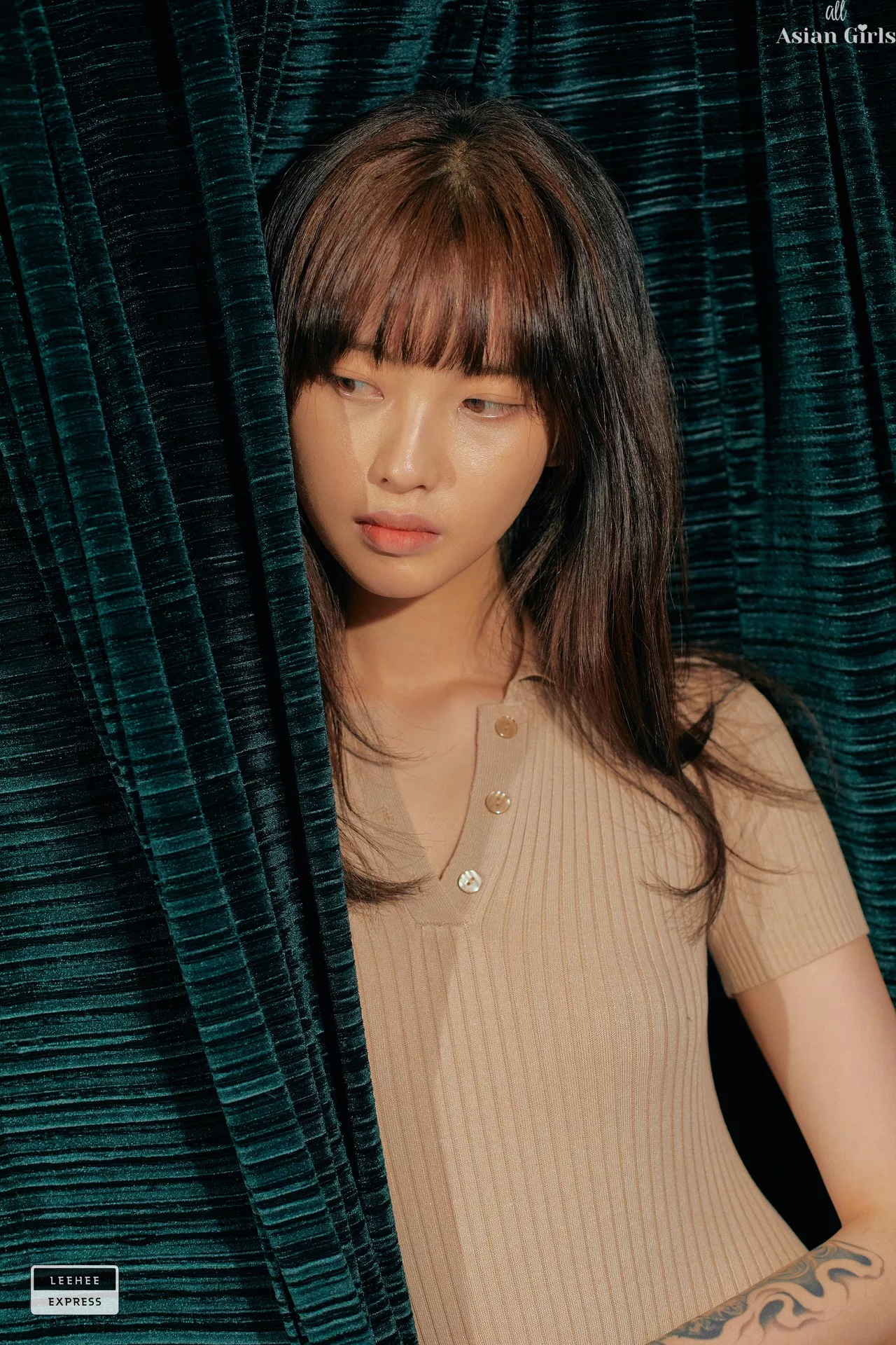026B 【LEEHEE 魅模 LEBE 棒子 摄影 棒子 EXPRESS 美女 利熙快运 摄影组图】 GMS (48P) 高画质