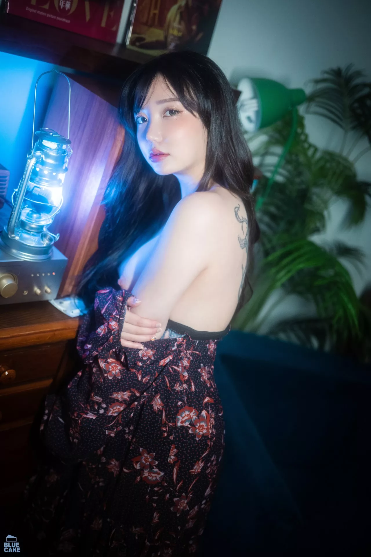 Yeeun【【BLUECAKE 高丽 RED 蓝色蛋糕】 艺术图 Son 美模 Nothing 高丽 (91P) 高品质艺术图相片 女神