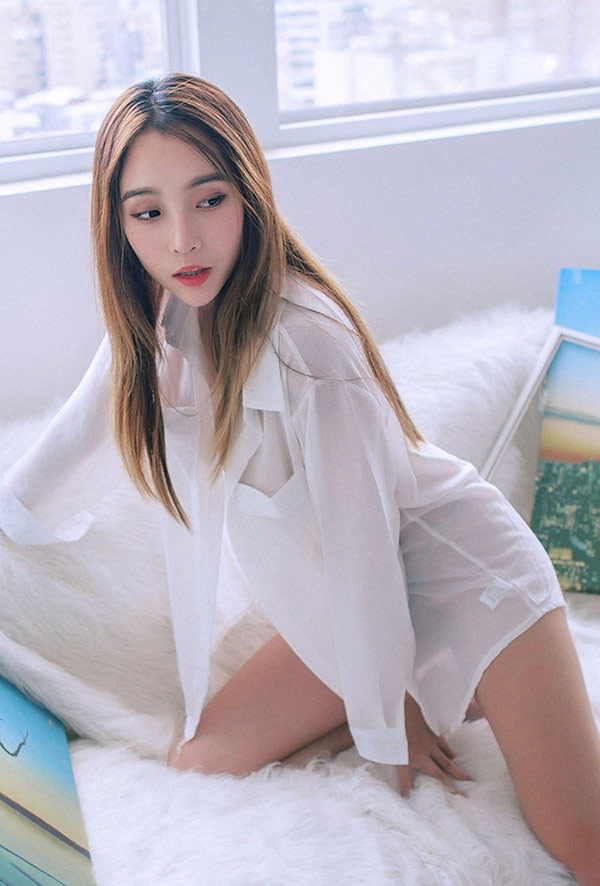 无遮挡图集 Jenny E乳美人 小马甲+白衫衣