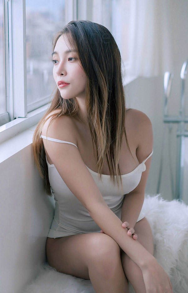 无遮挡图集 Jenny E乳美人 小马甲+白衫衣